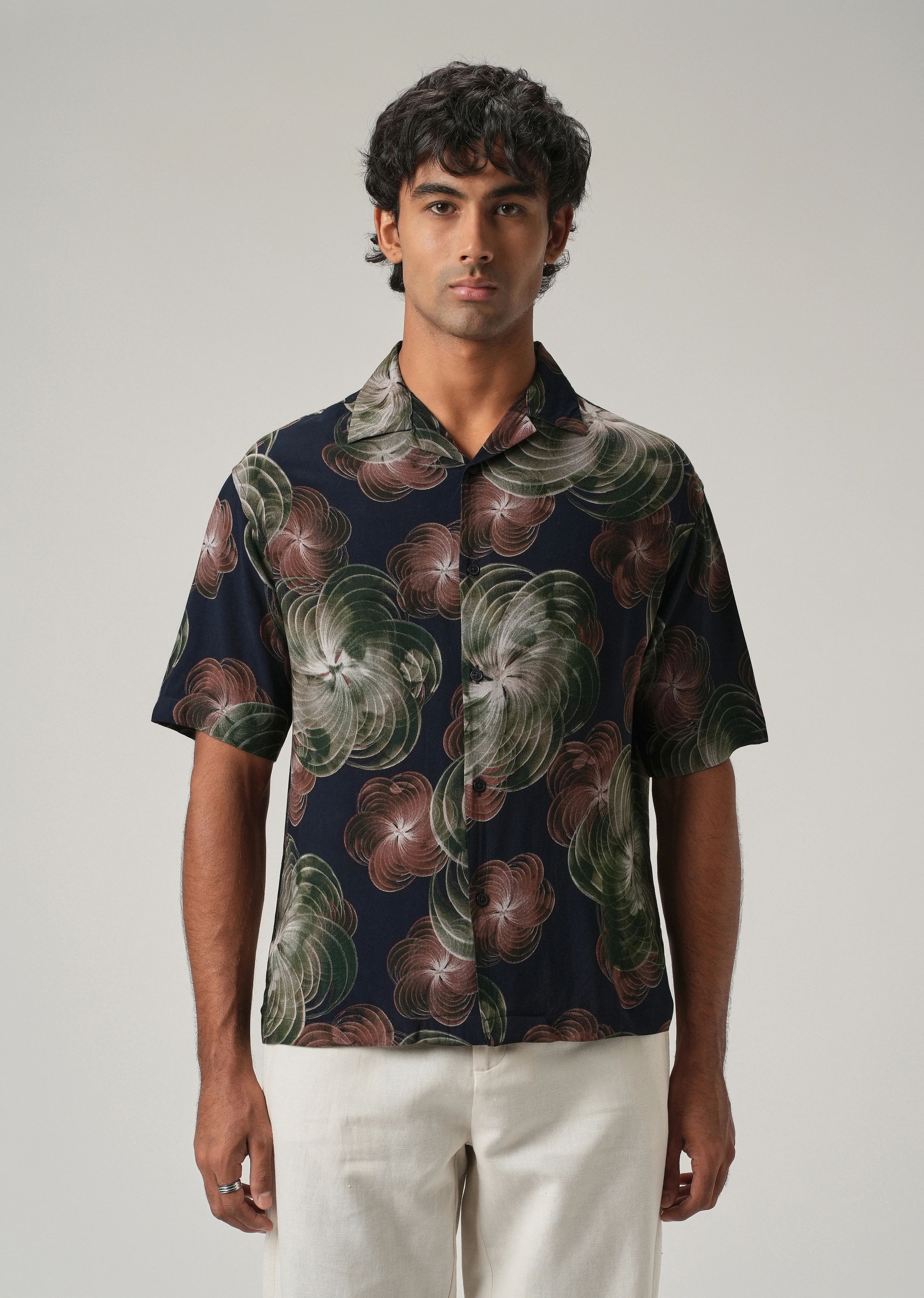 Abstract Floral Oversized Feather Shirt - Image 3