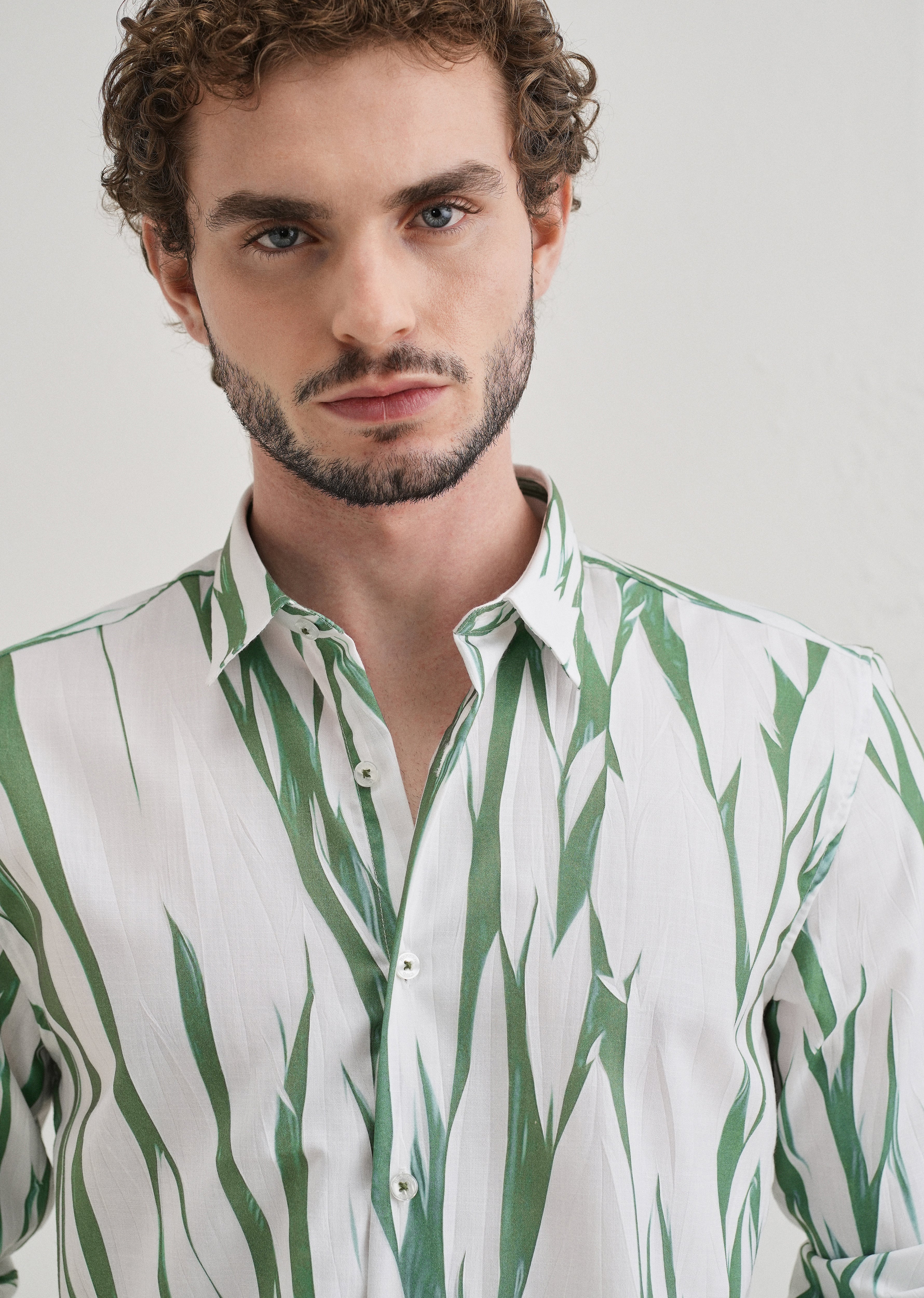 Abstract Light Green Shirt - Image 5