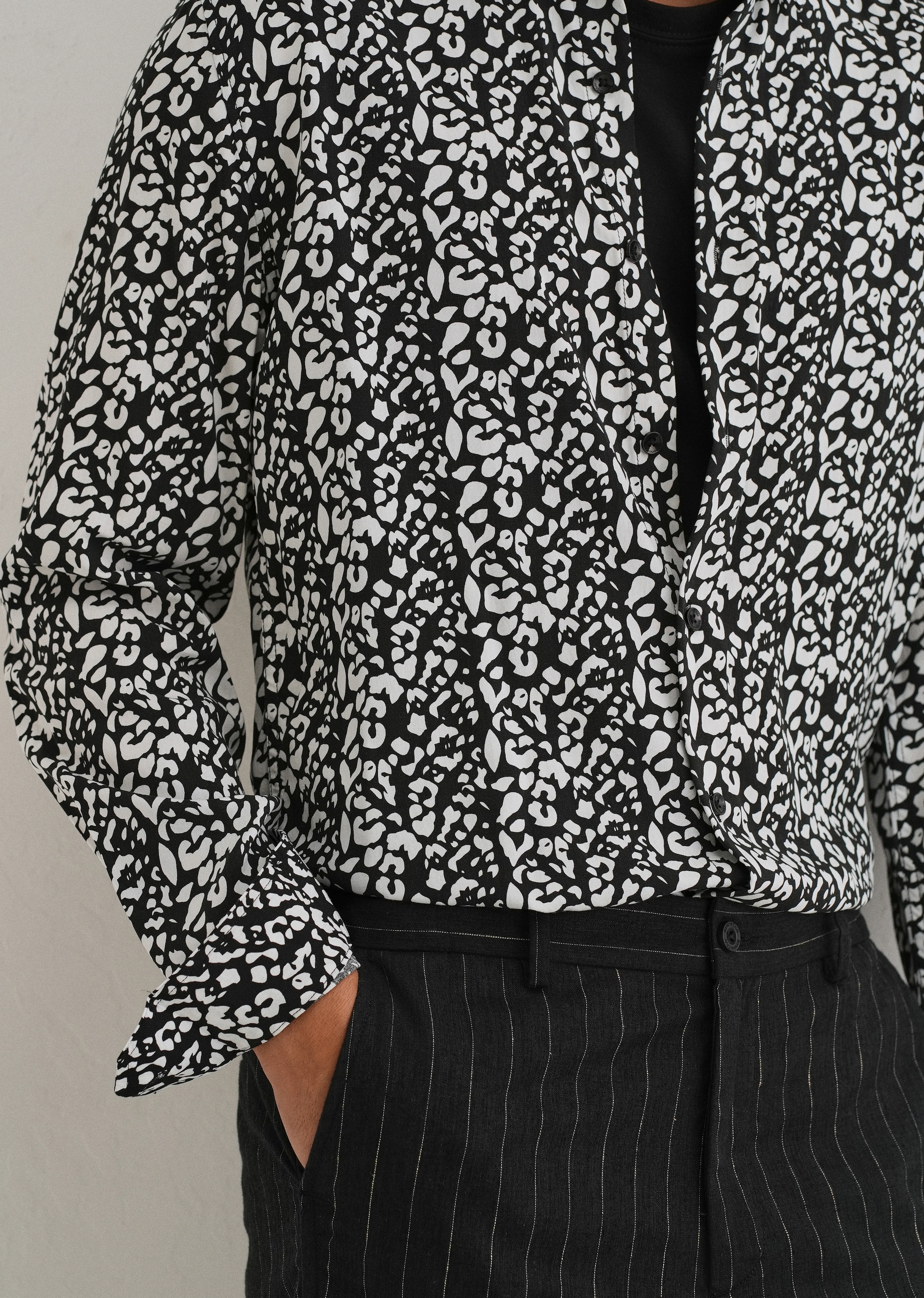 Achromatic Rosette Print Full sleeve shirt - Image 5