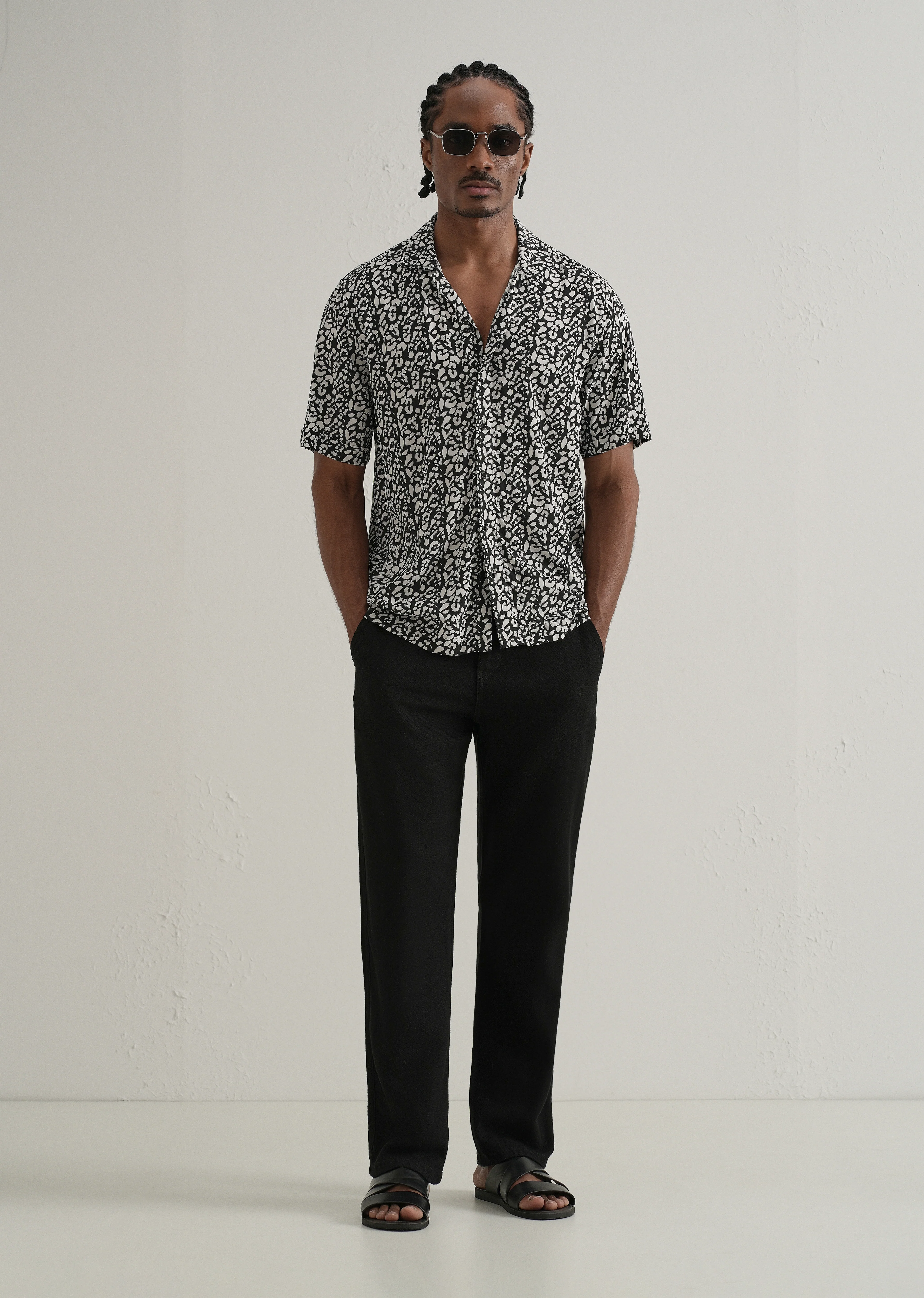 Achromatic Rosette Print Half Sleeve Shirt - Image 6