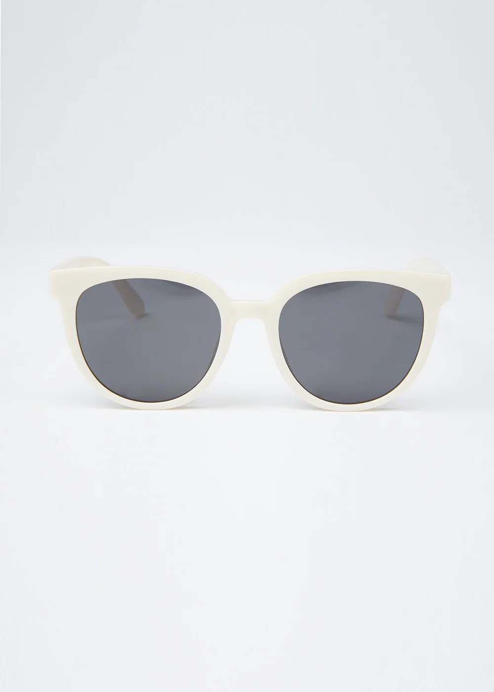 Artic Aura Unisex Oval Sunglasses - Image 3