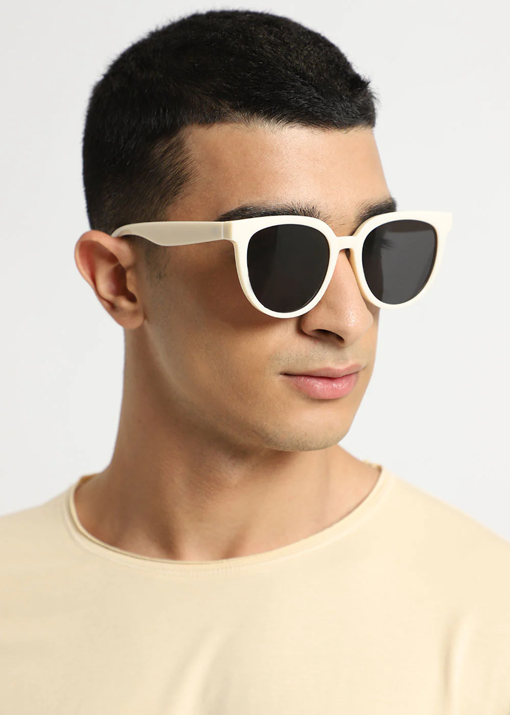 Artic Aura Unisex Oval Sunglasses - Image 6