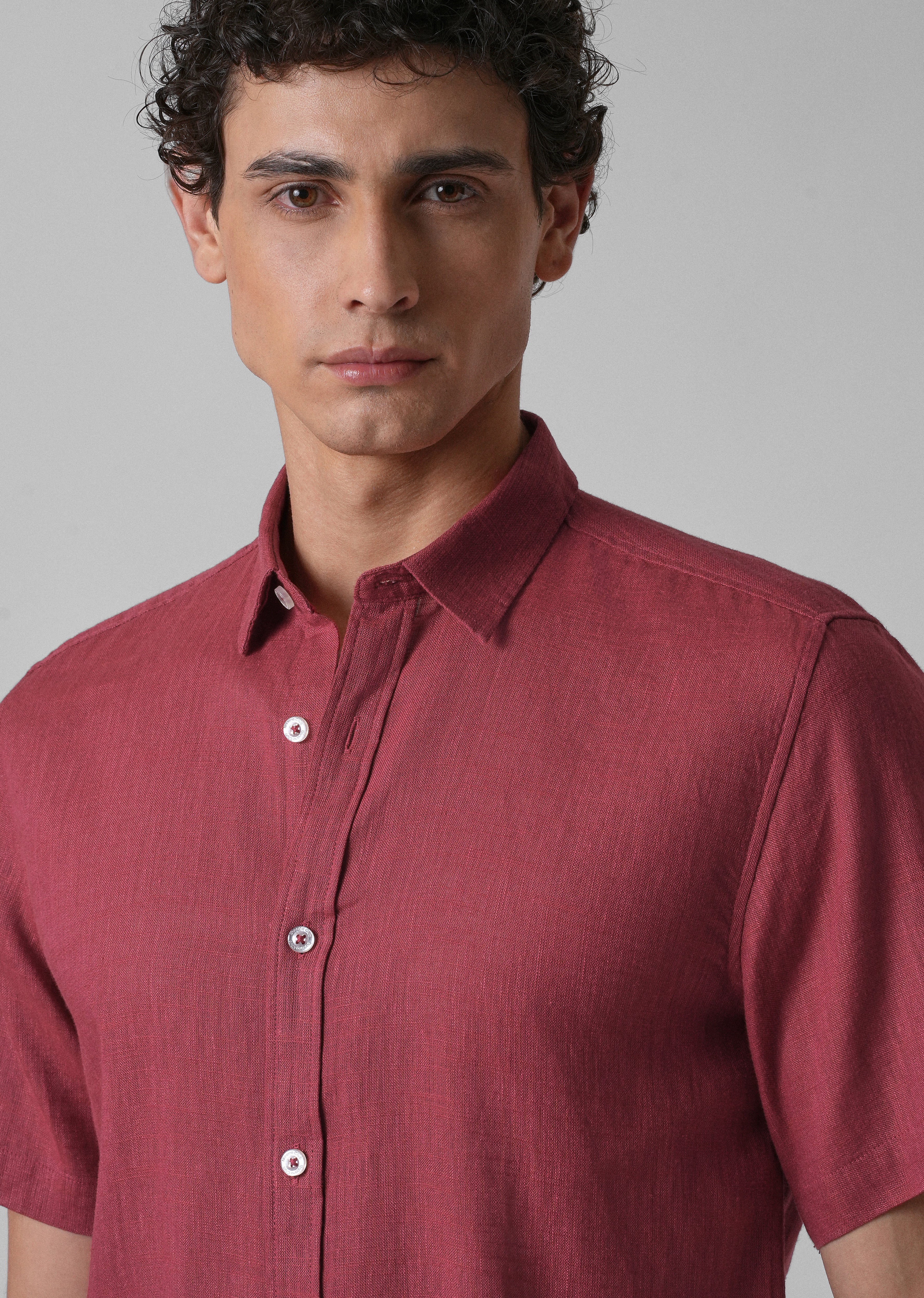 Batiste Crimson Red Linen Shirt - Image 5