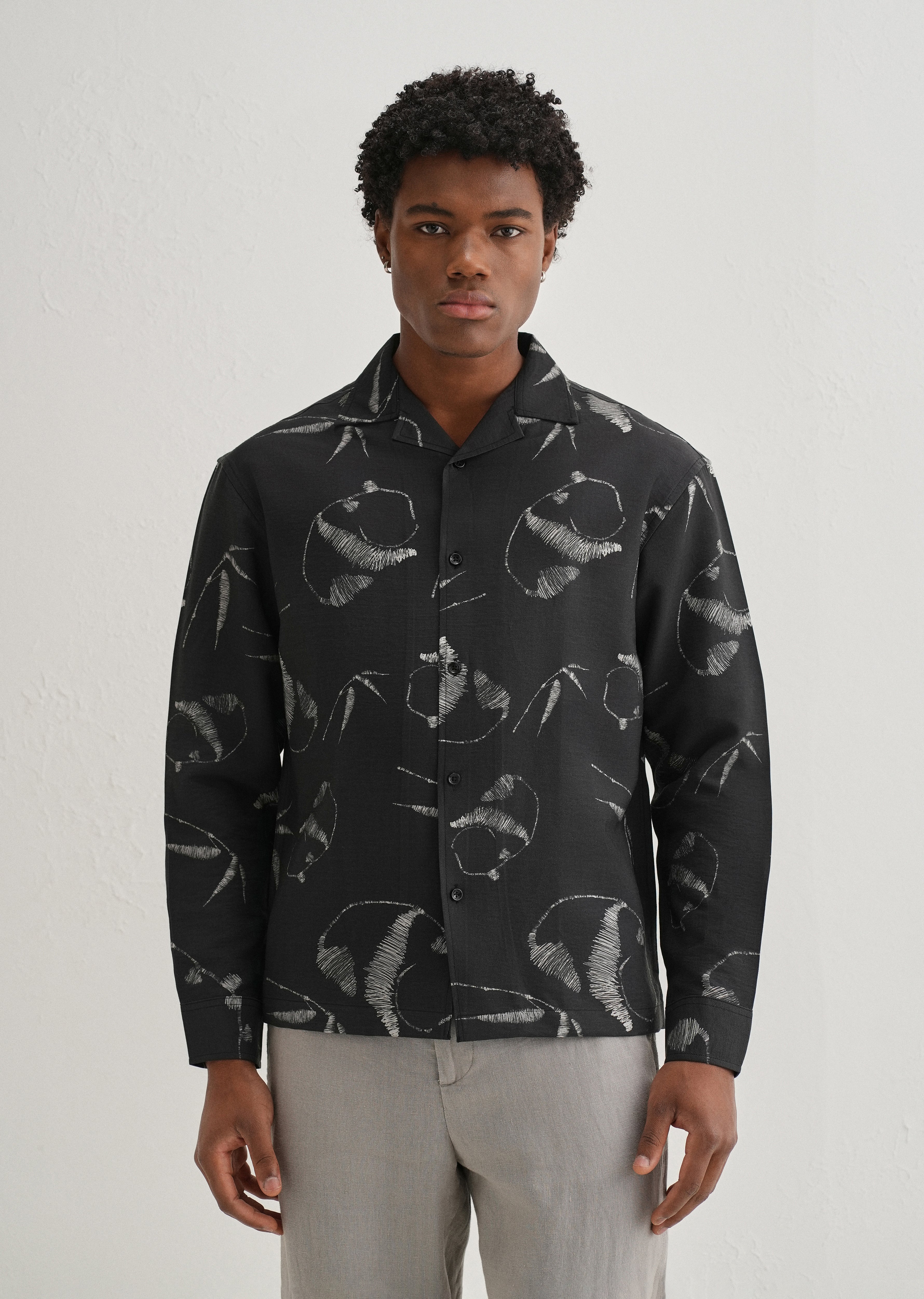 Black Artistic Printed Shirt - Image 3