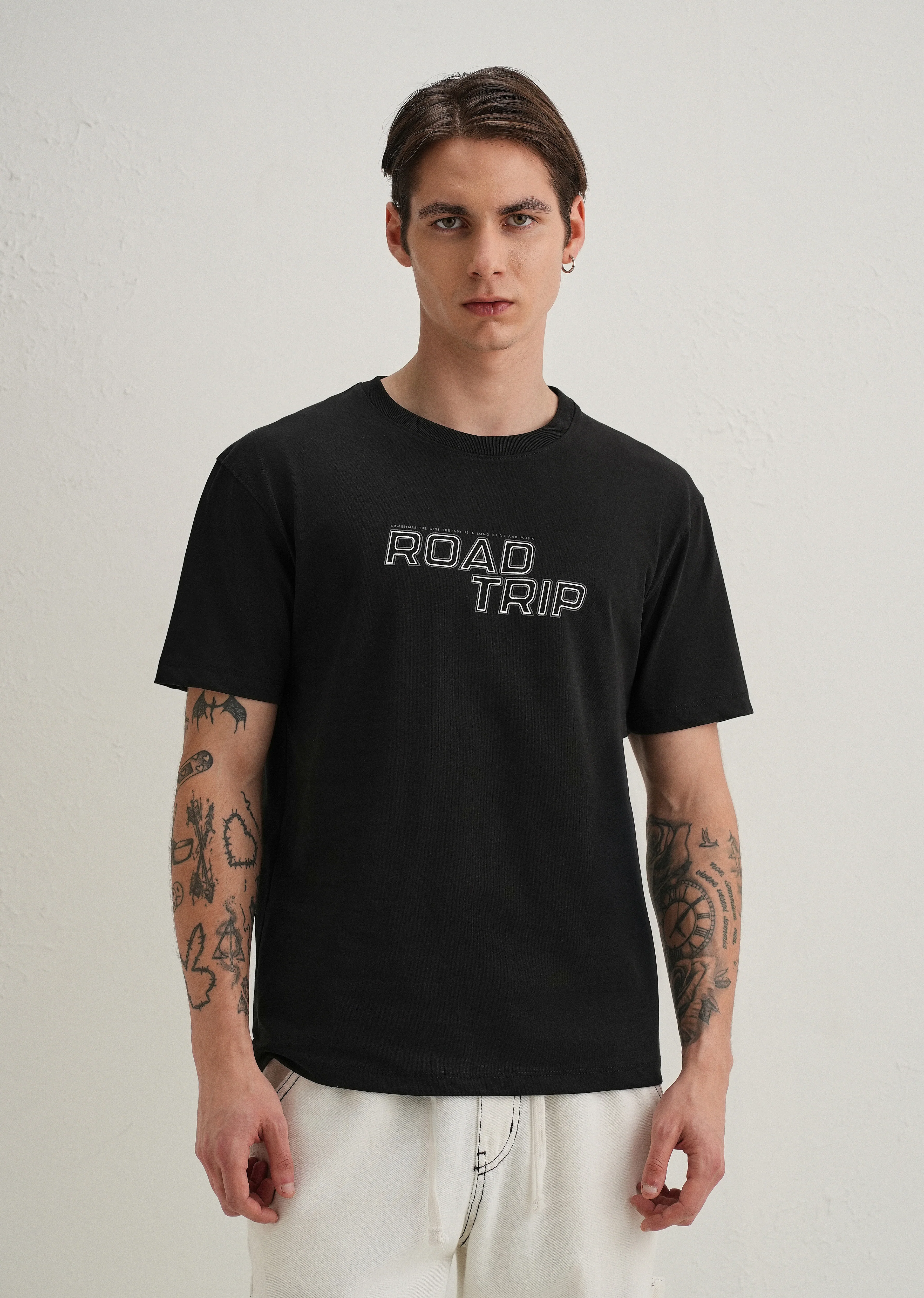 Black Back Graphic Print T-Shirt - Image 3