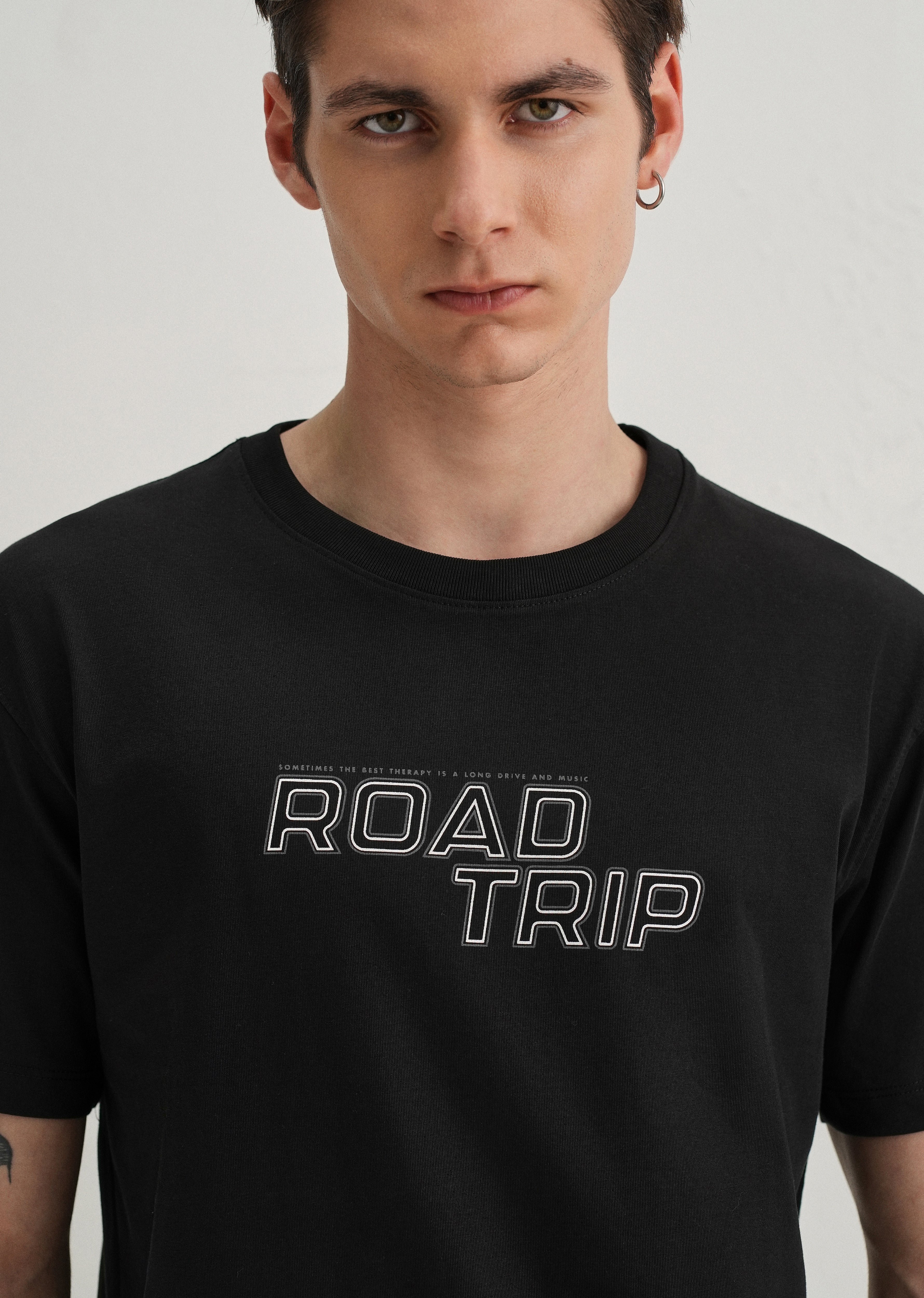 Black Back Graphic Print T-Shirt - Image 6