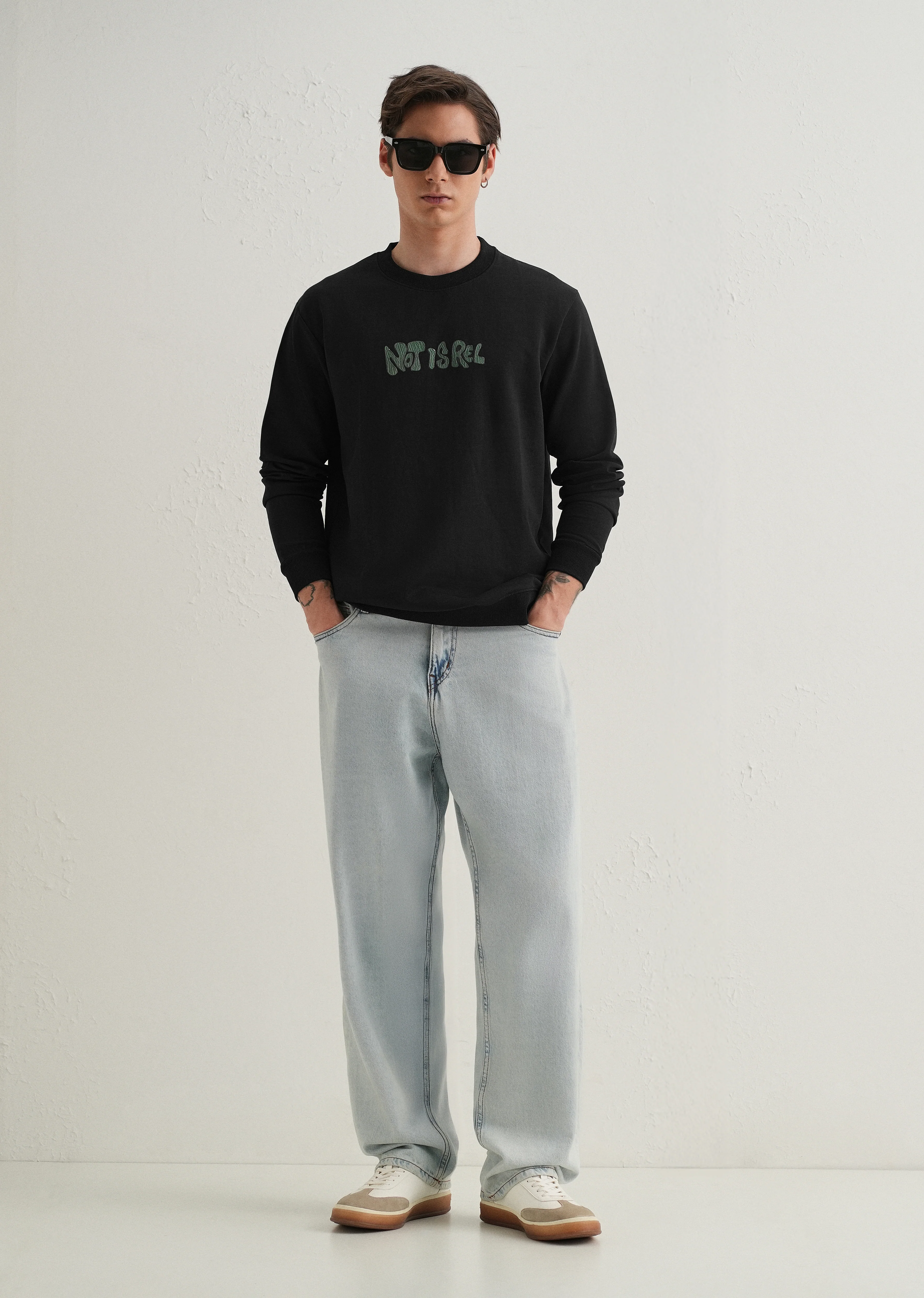 Black Back Printed Sweatshirt - Image 7