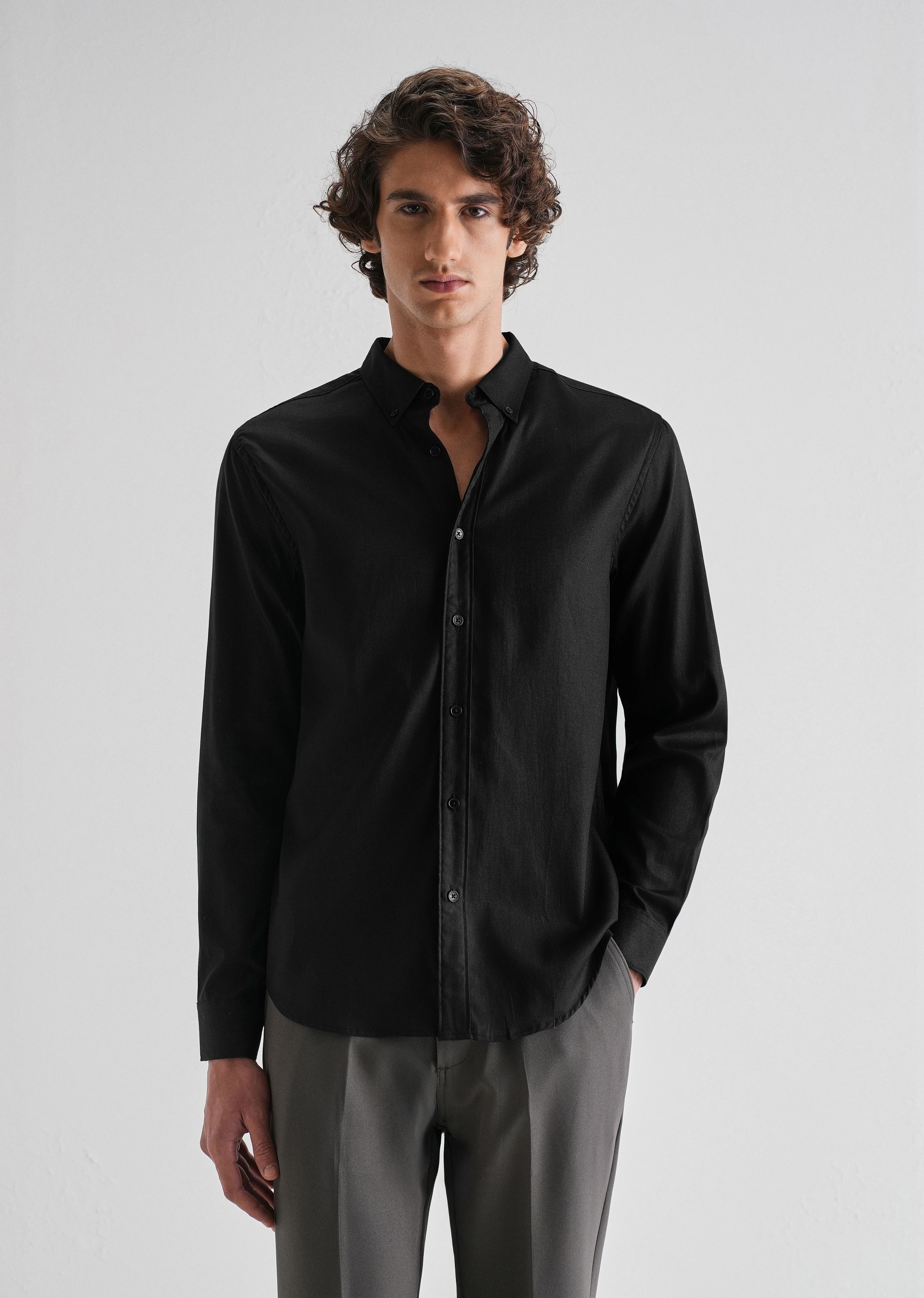 Black Plain Blended Cotton Regular Fit Shirt - Image 3