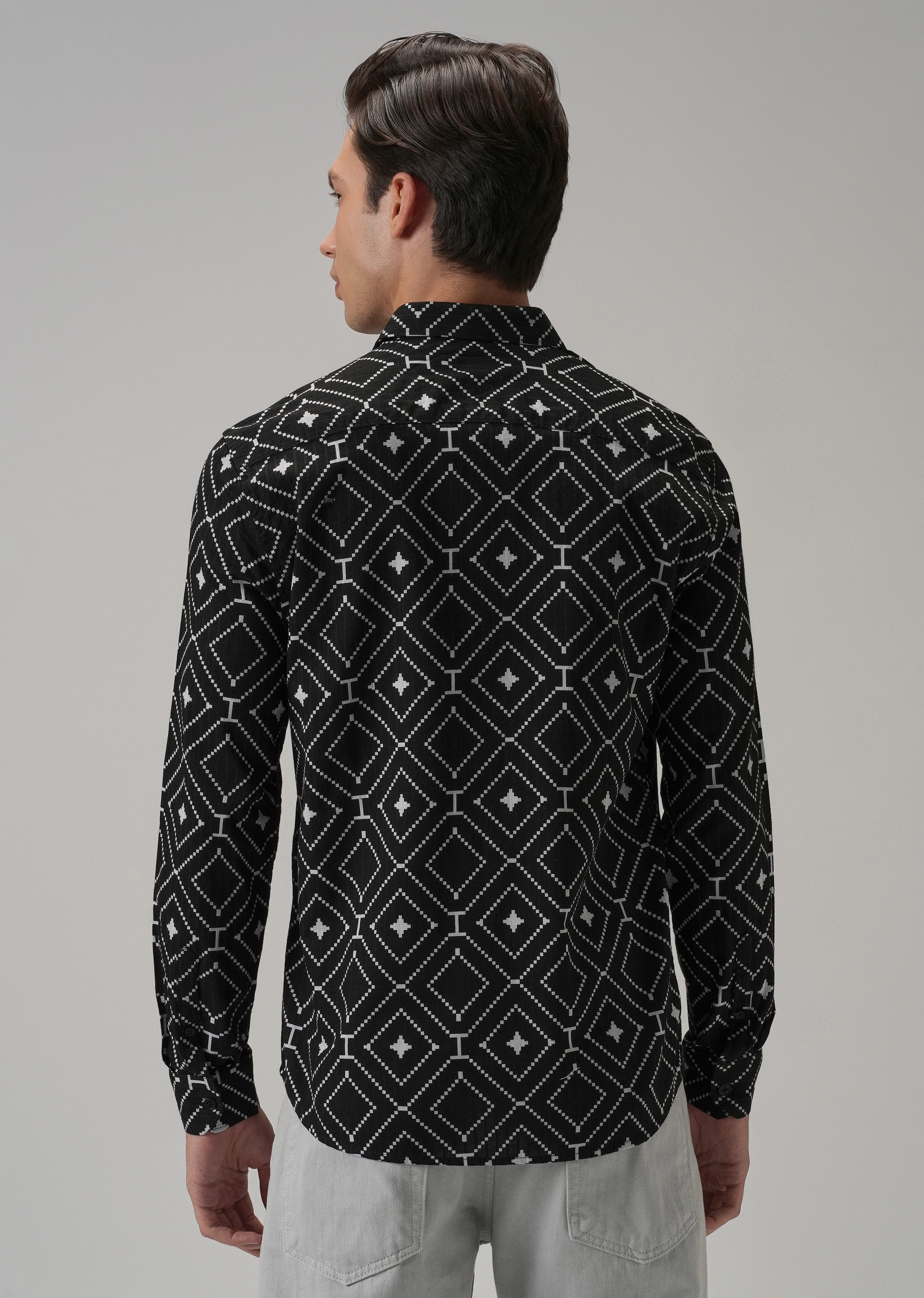 Black Diamond Pattern Print Shirt - Image 2