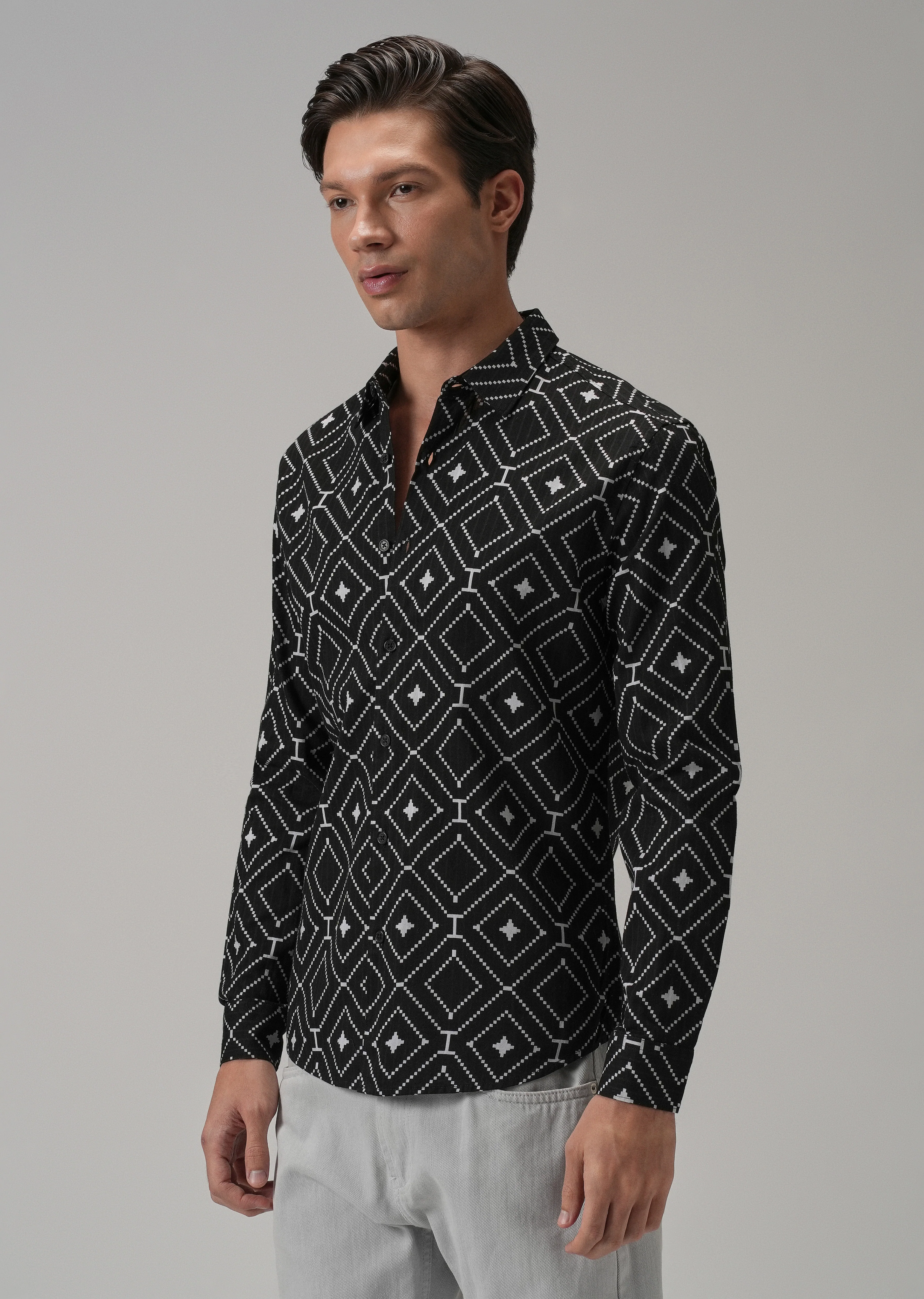 Black Diamond Pattern Print Shirt - Image 4