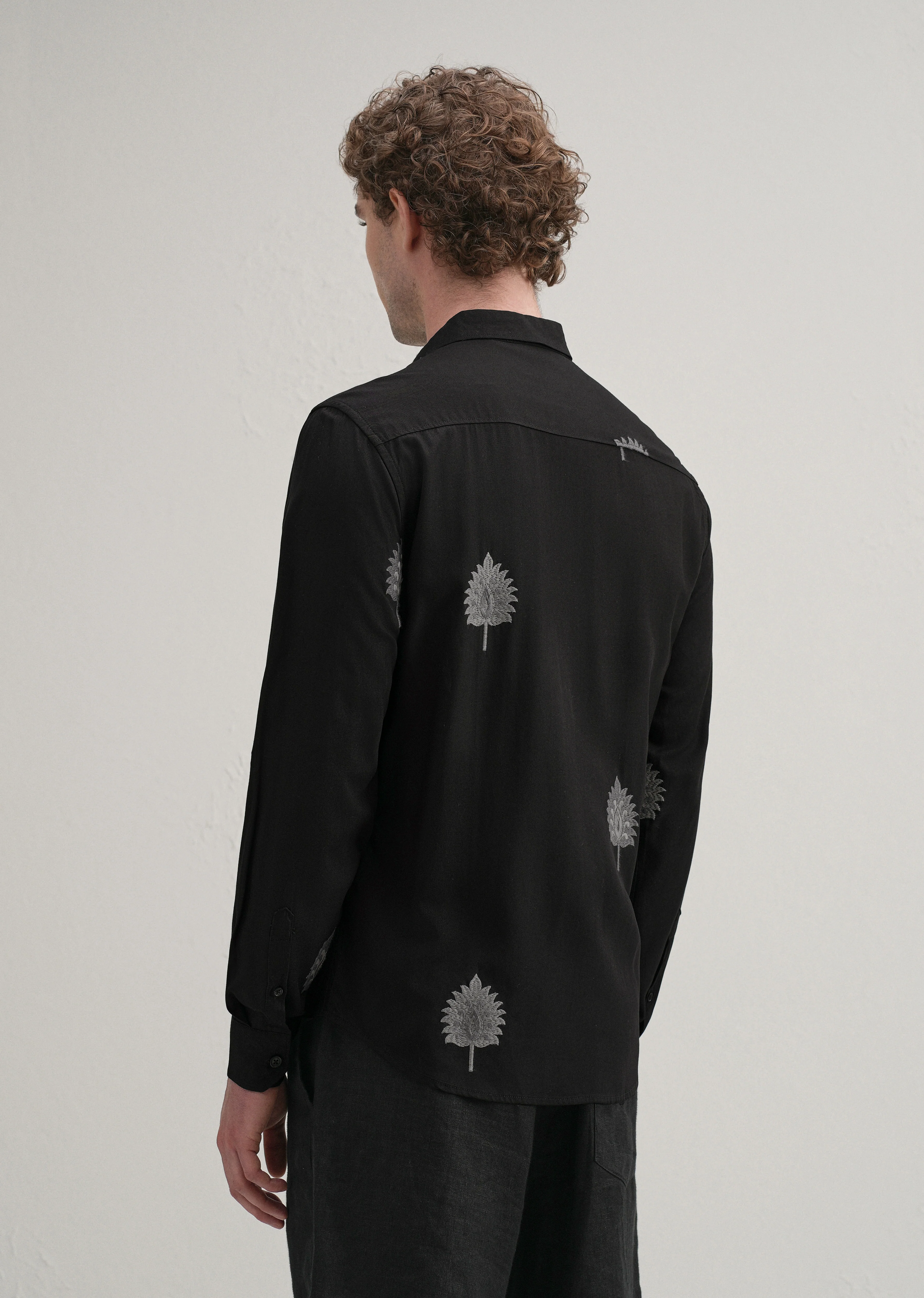 Black Ethnic Motif Embroidery Shirt - Image 3