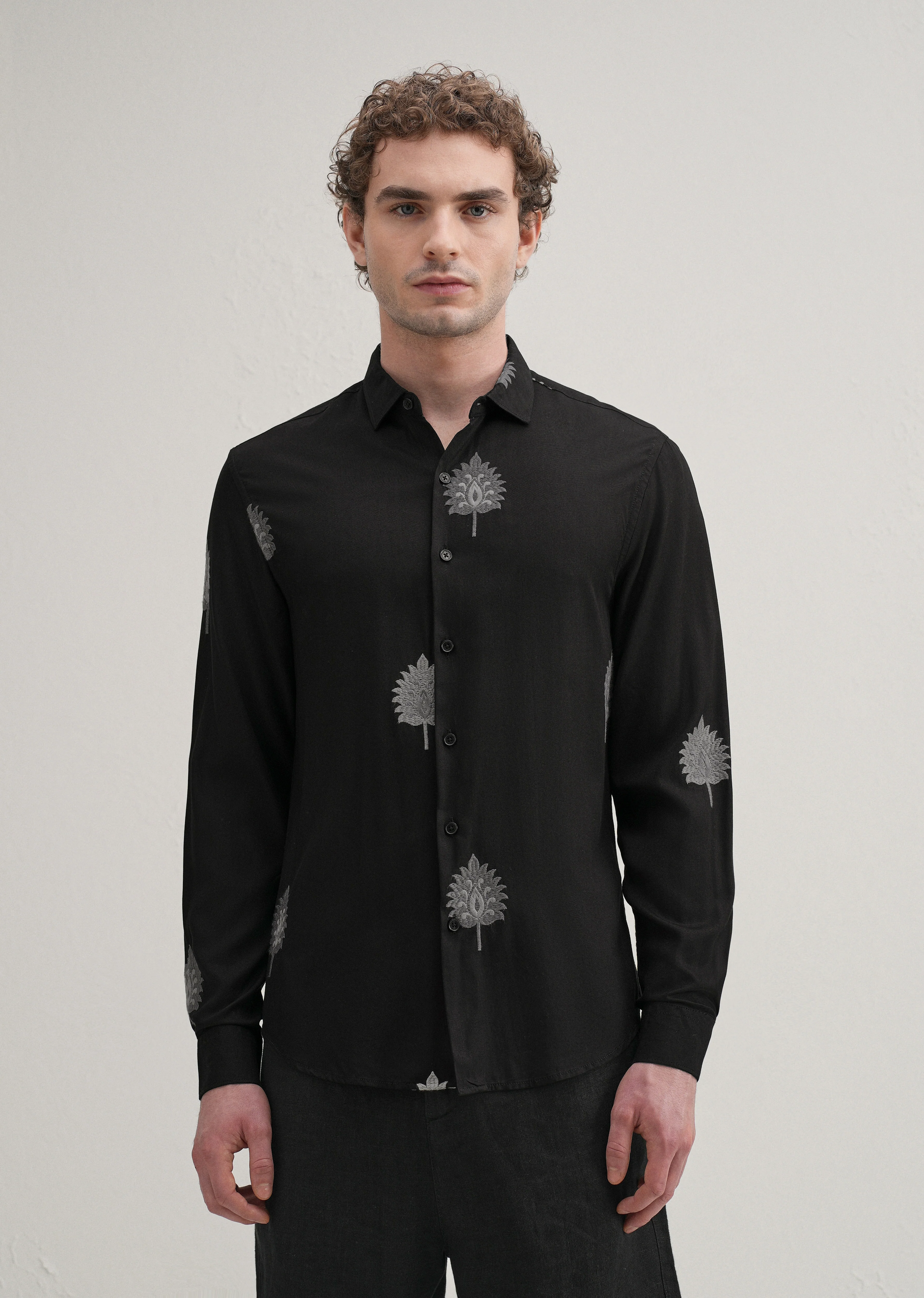 Black Ethnic Motif Embroidery Shirt - Image 4