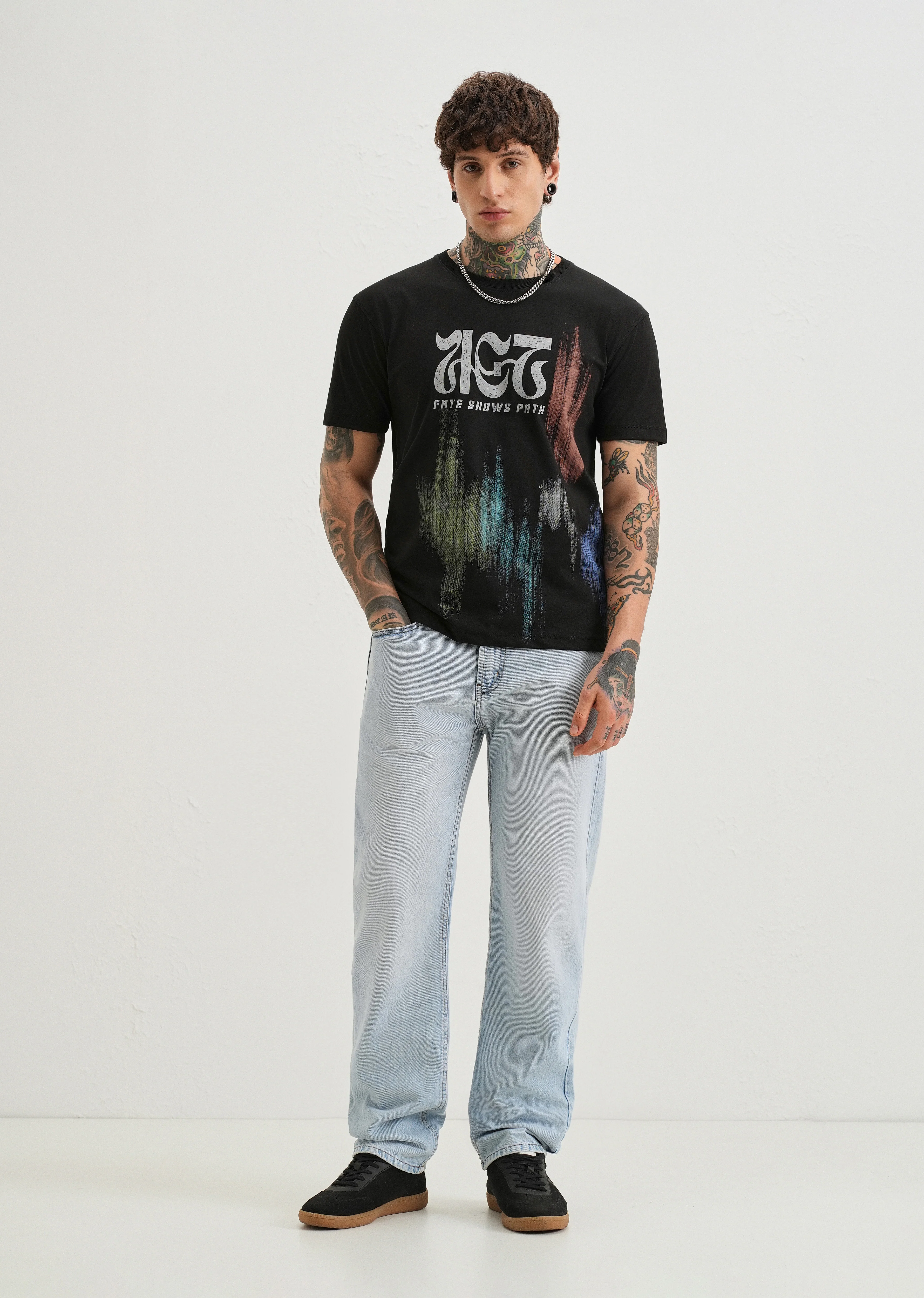 Black Graphic Printed T-shirt - Image 6