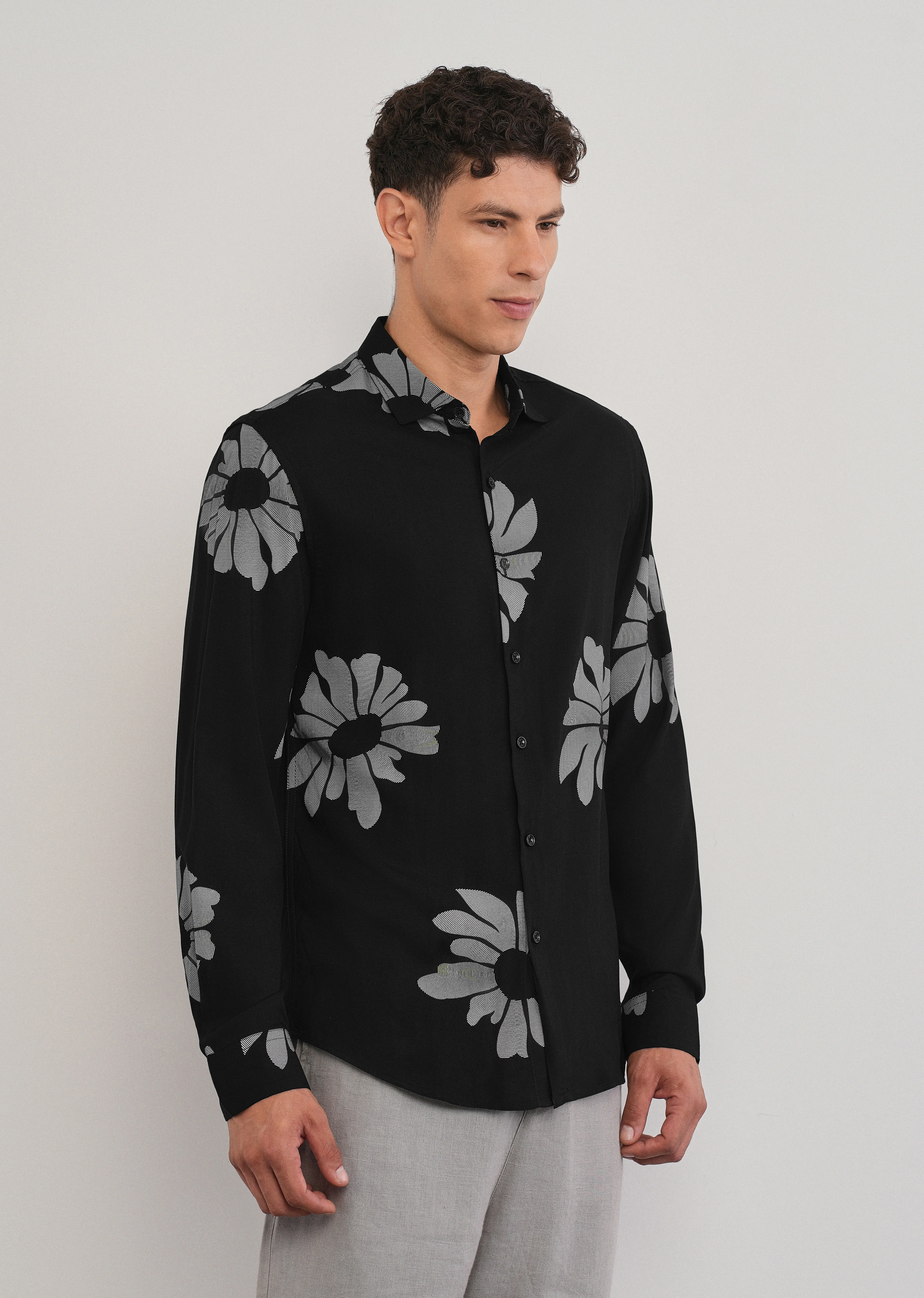 Black Linear Floral Print Shirt - Image 4