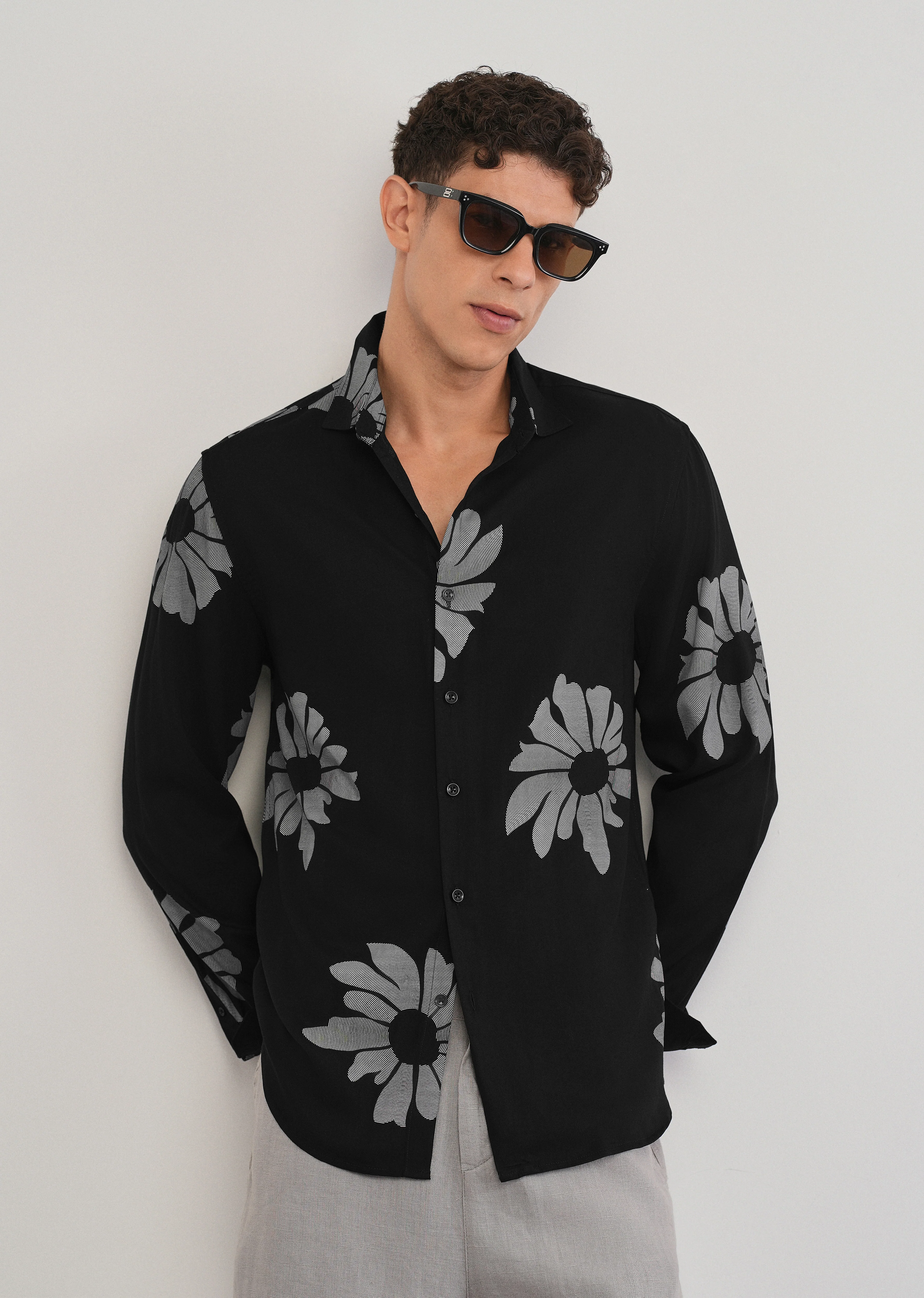 Black Linear Floral Print Shirt - Image 7