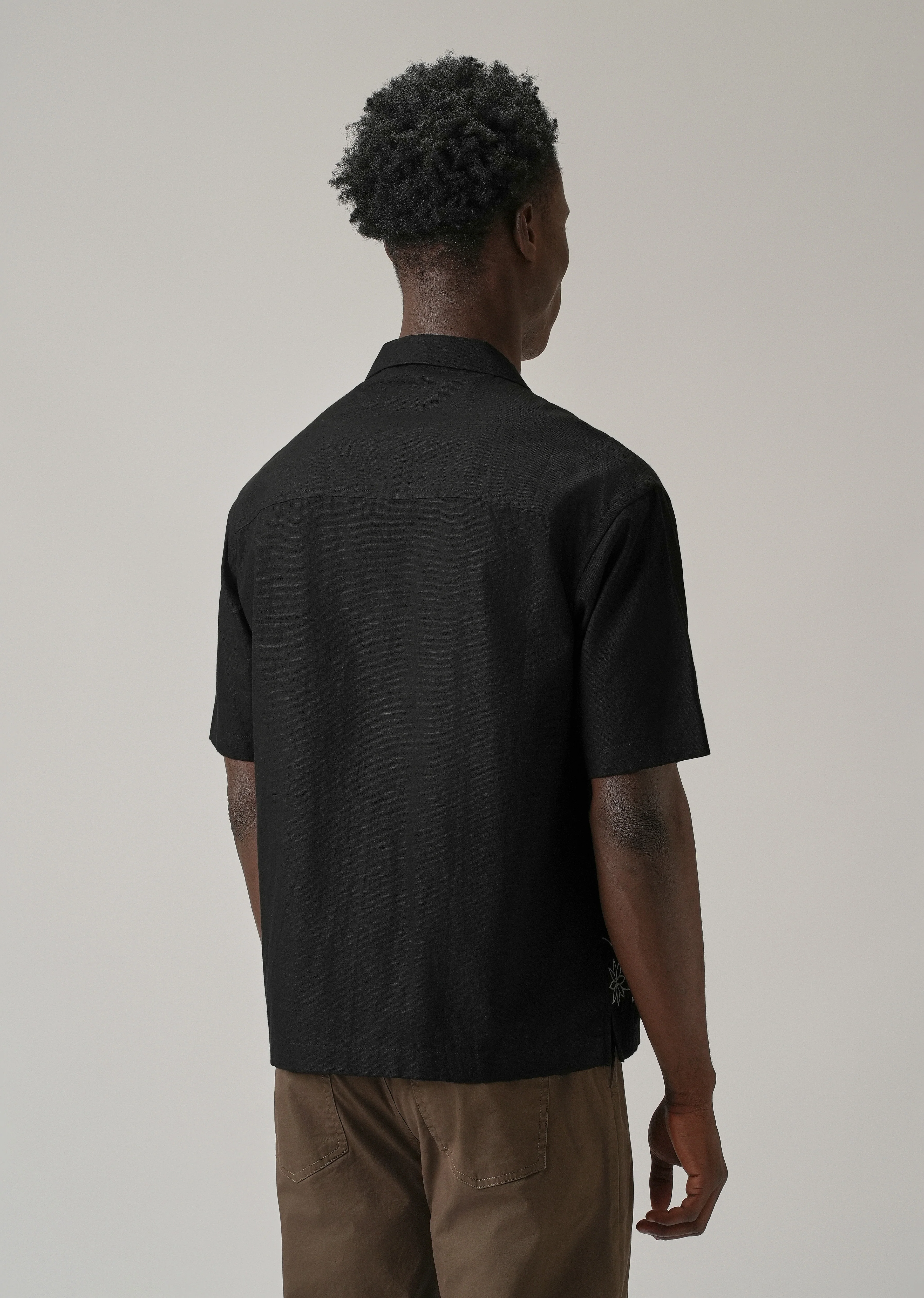 Black Pattern Embroidery Linen Shirt - Image 3
