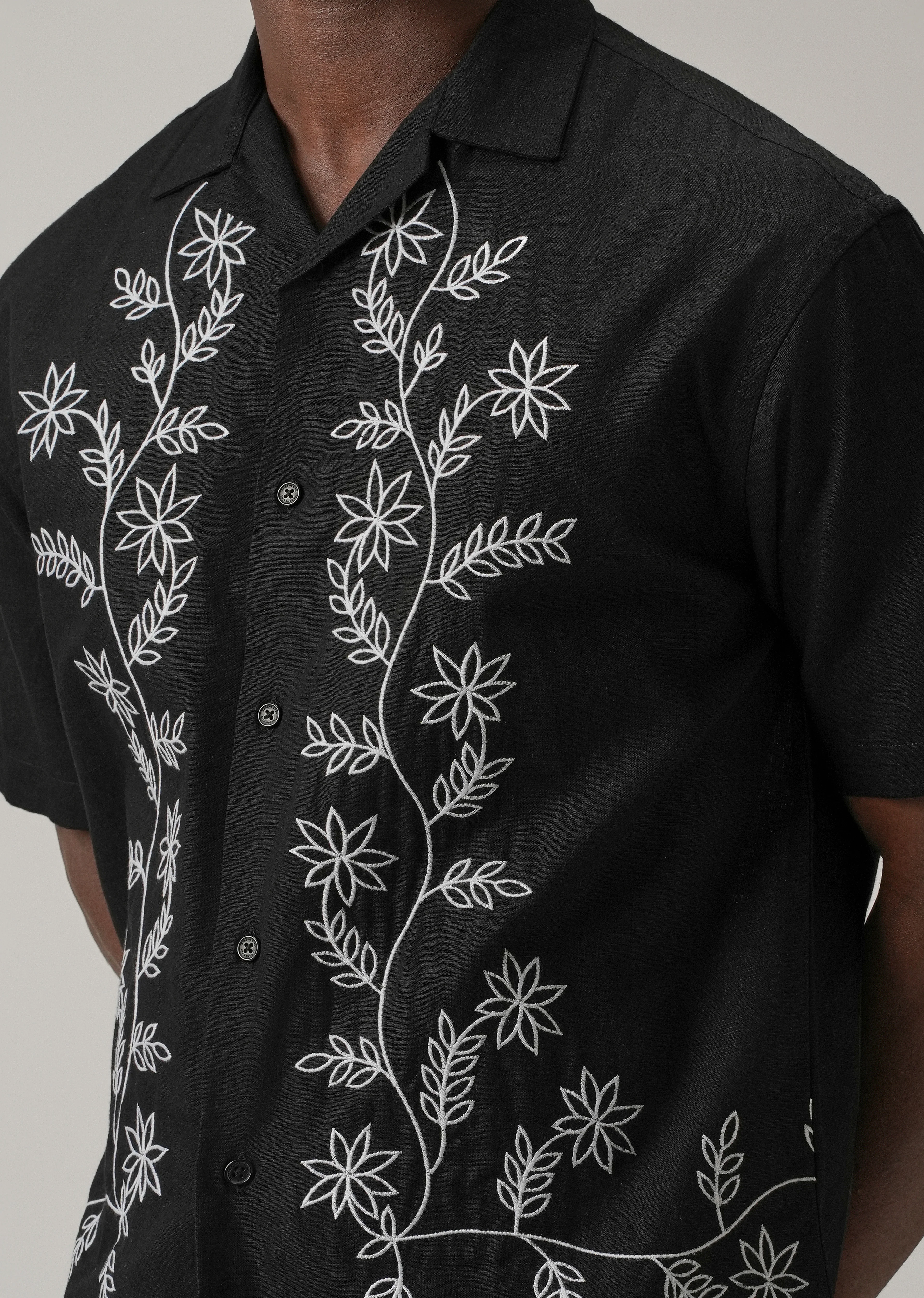 Black Pattern Embroidery Linen Shirt - Image 6