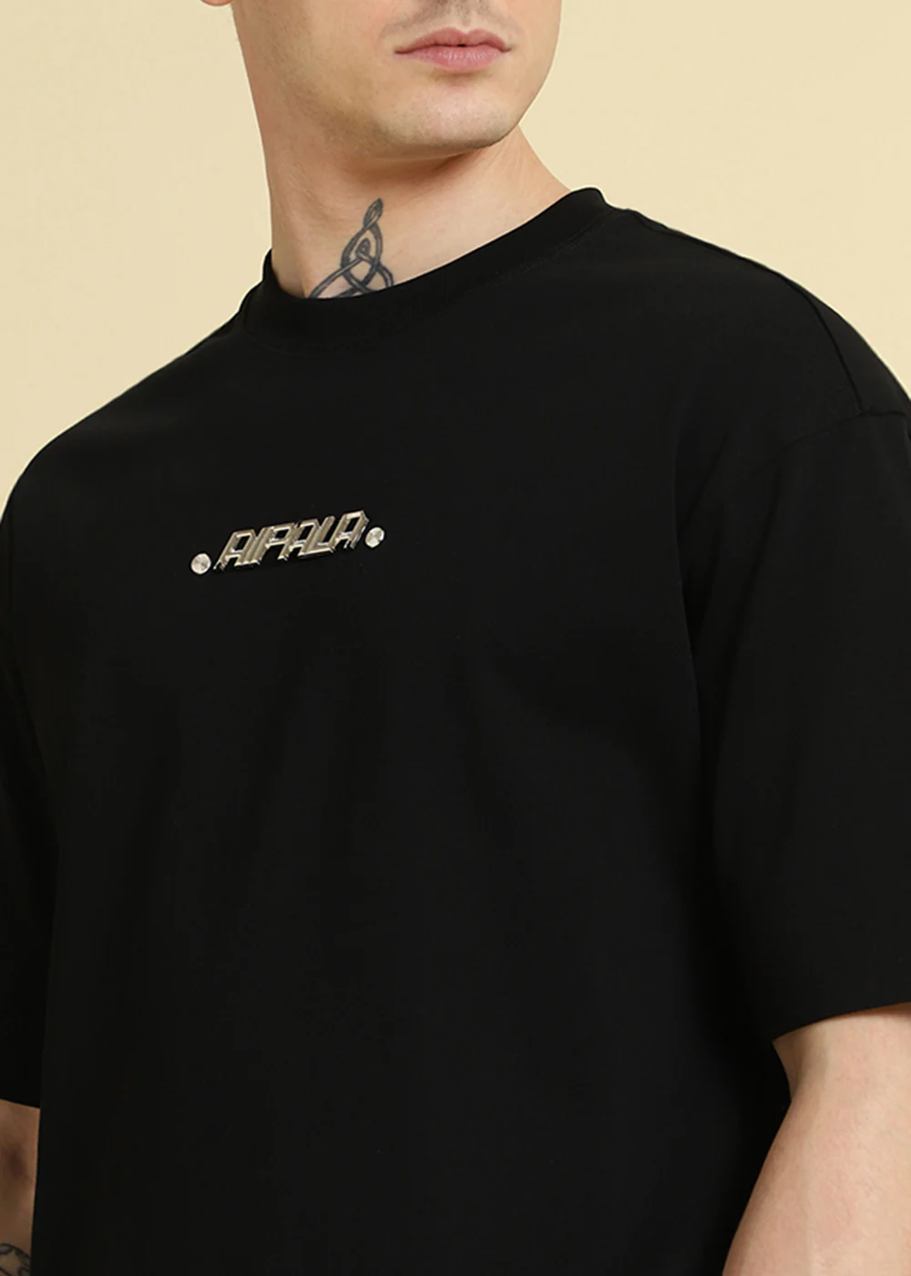 Black Plain Embellished Oversized T-Shirt - Image 2
