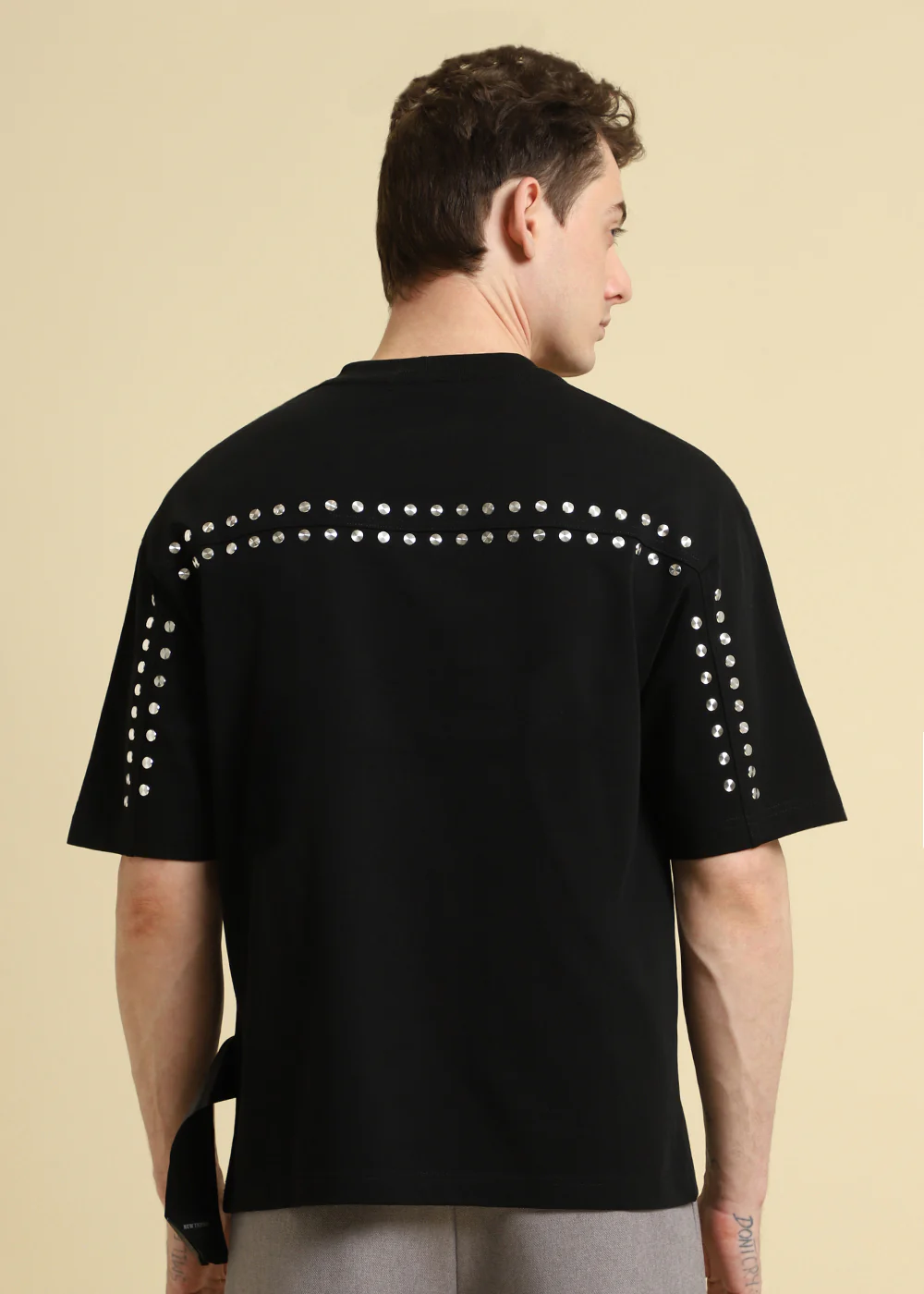 Black Plain Embellished Oversized T-Shirt - Image 4