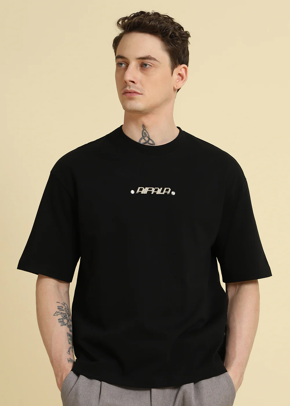 Black Plain Embellished Oversized T-Shirt - Image 5