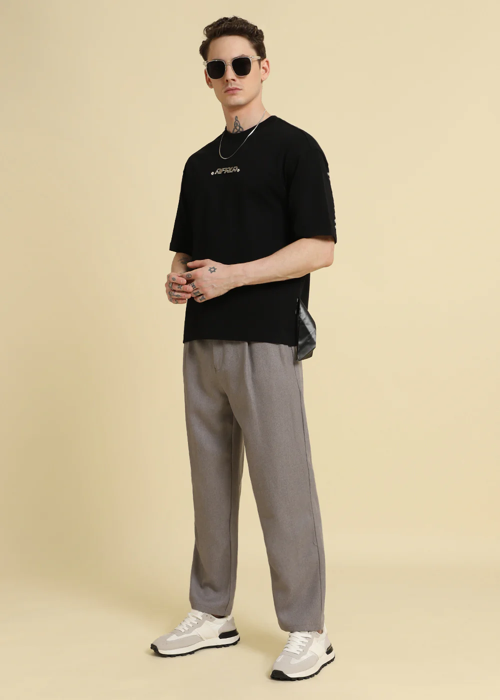 Black Plain Embellished Oversized T-Shirt - Image 7