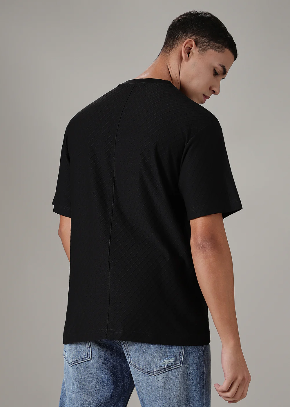 Black Plain Textured Regular Fit T-shirt - Image 4