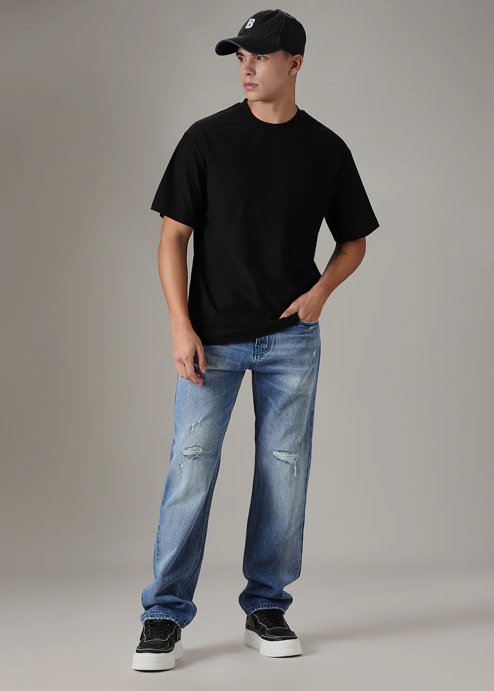 Black Plain Textured Regular Fit T-shirt - Image 5