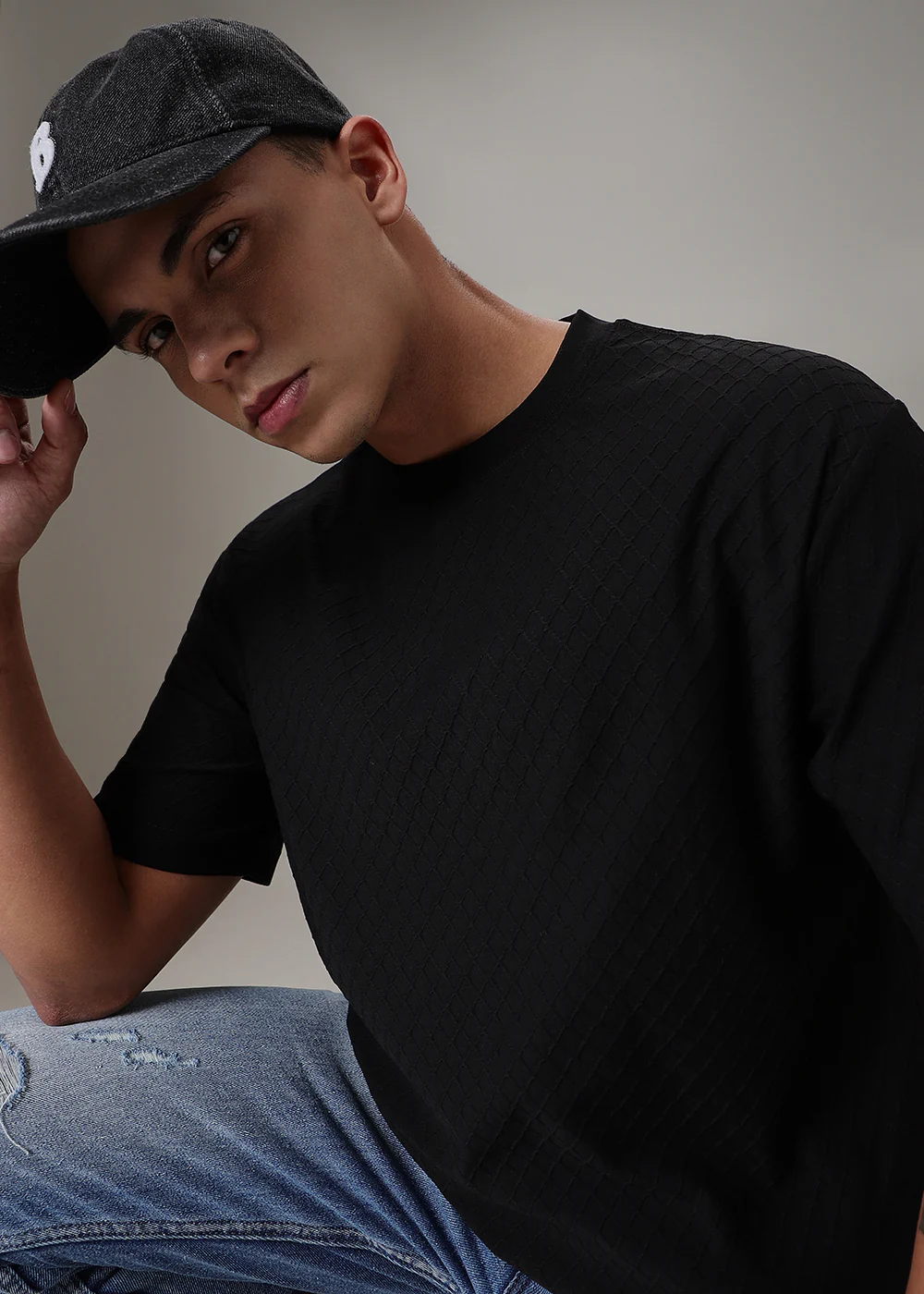 Black Plain Textured Regular Fit T-shirt - Image 6