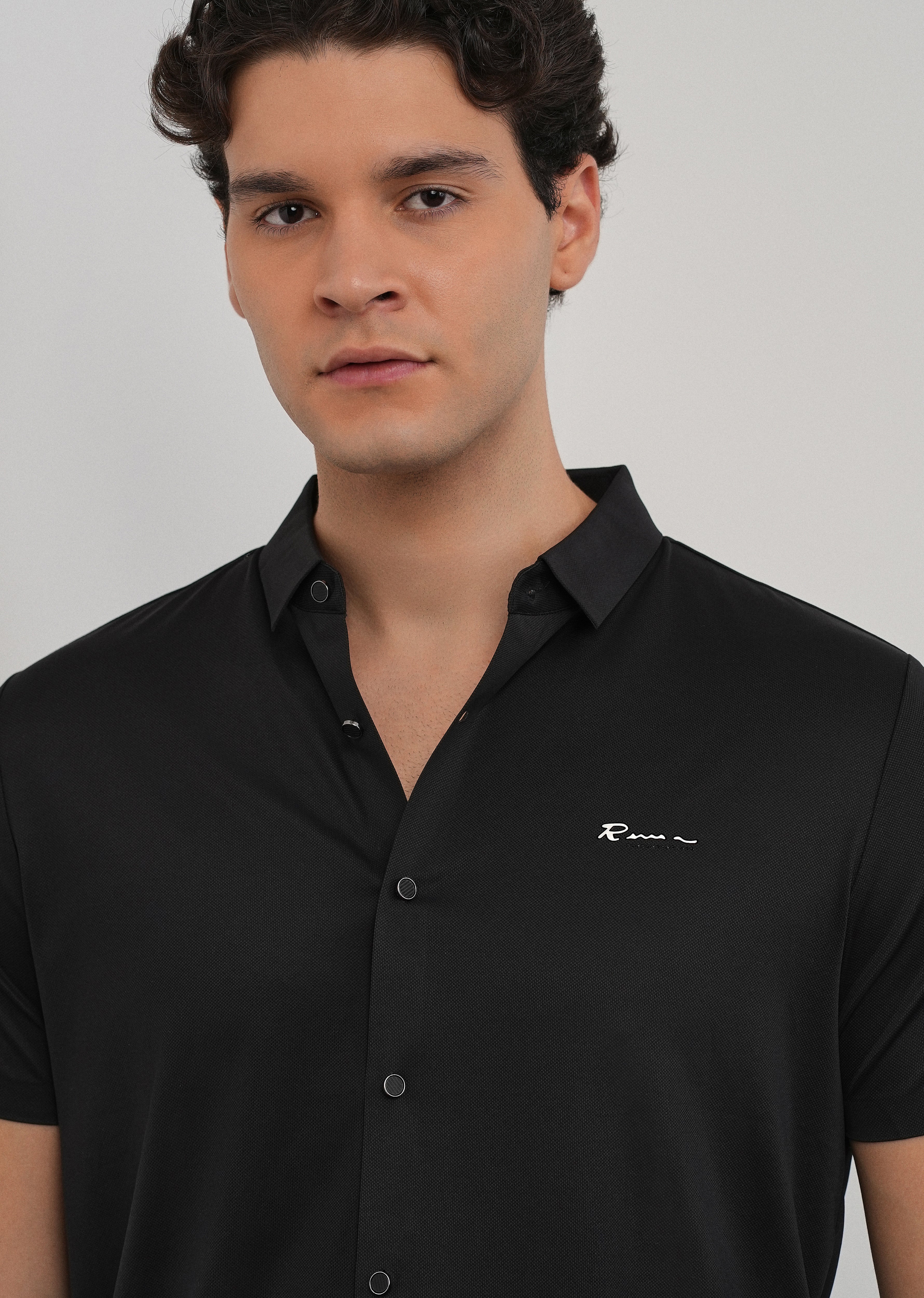 Black Stitchless Half Sleeve Shirt - Image 5