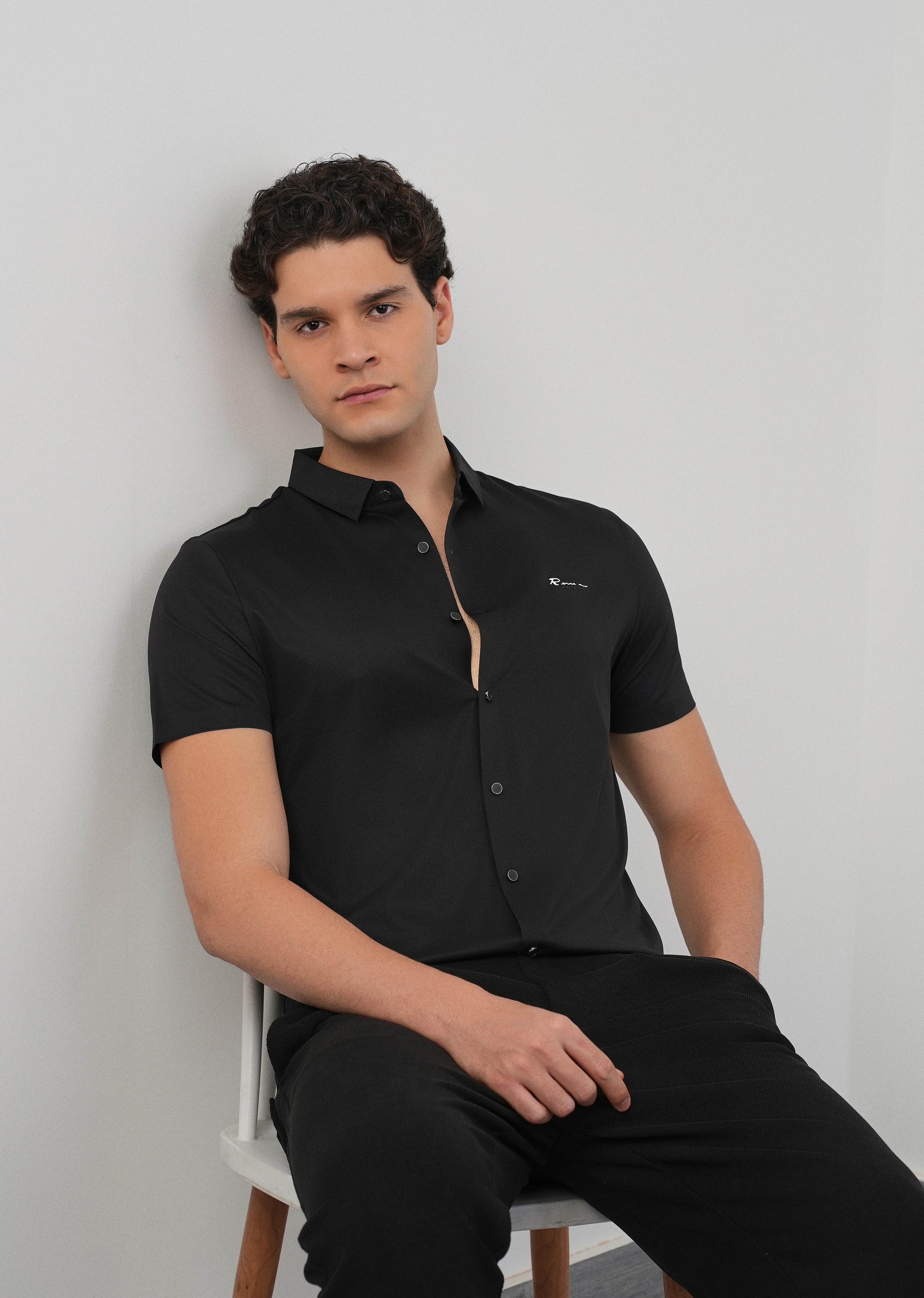 Black Stitchless Half Sleeve Shirt - Image 7