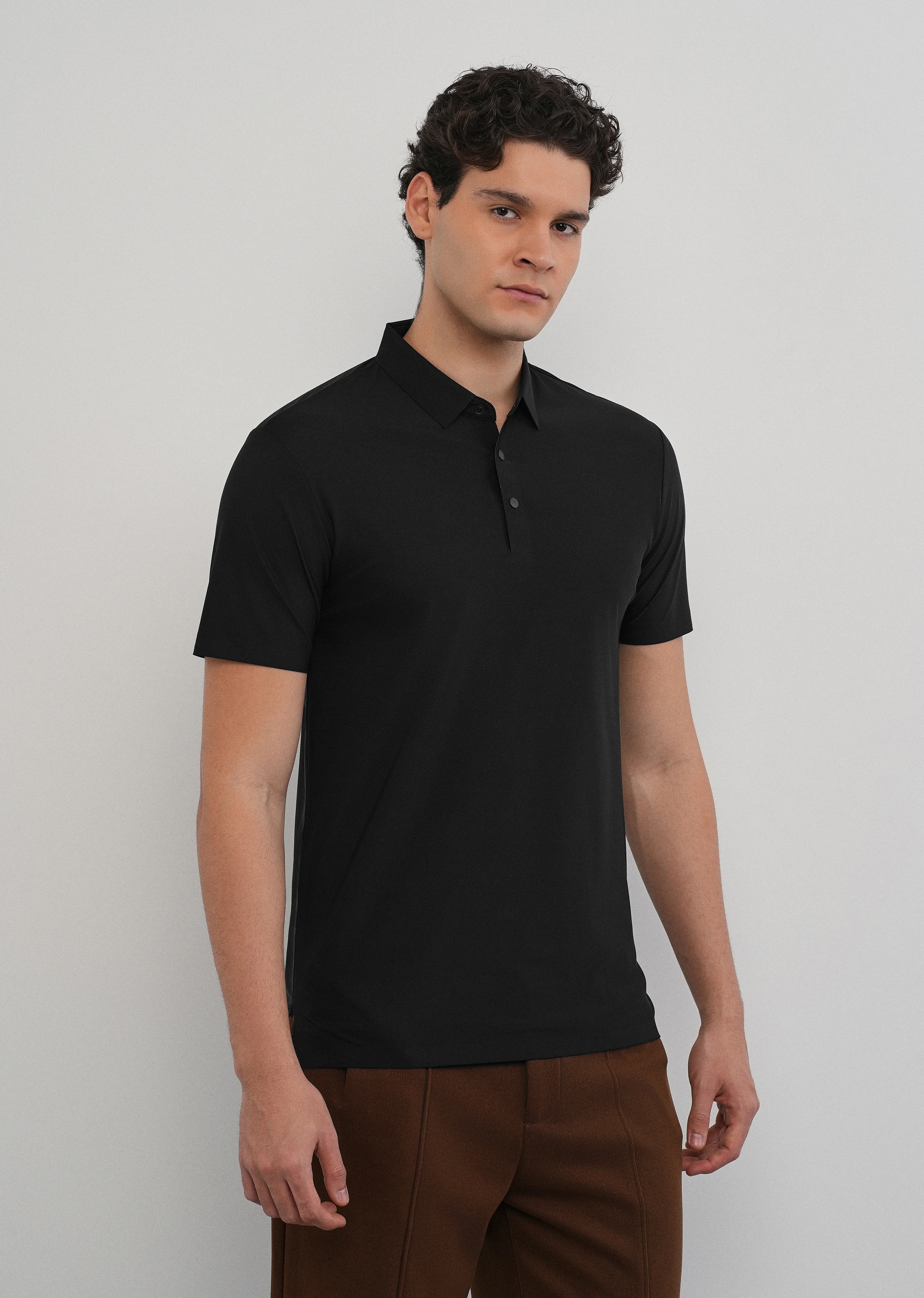 Black Stitchless Polo Collar T-Shirt - Image 4