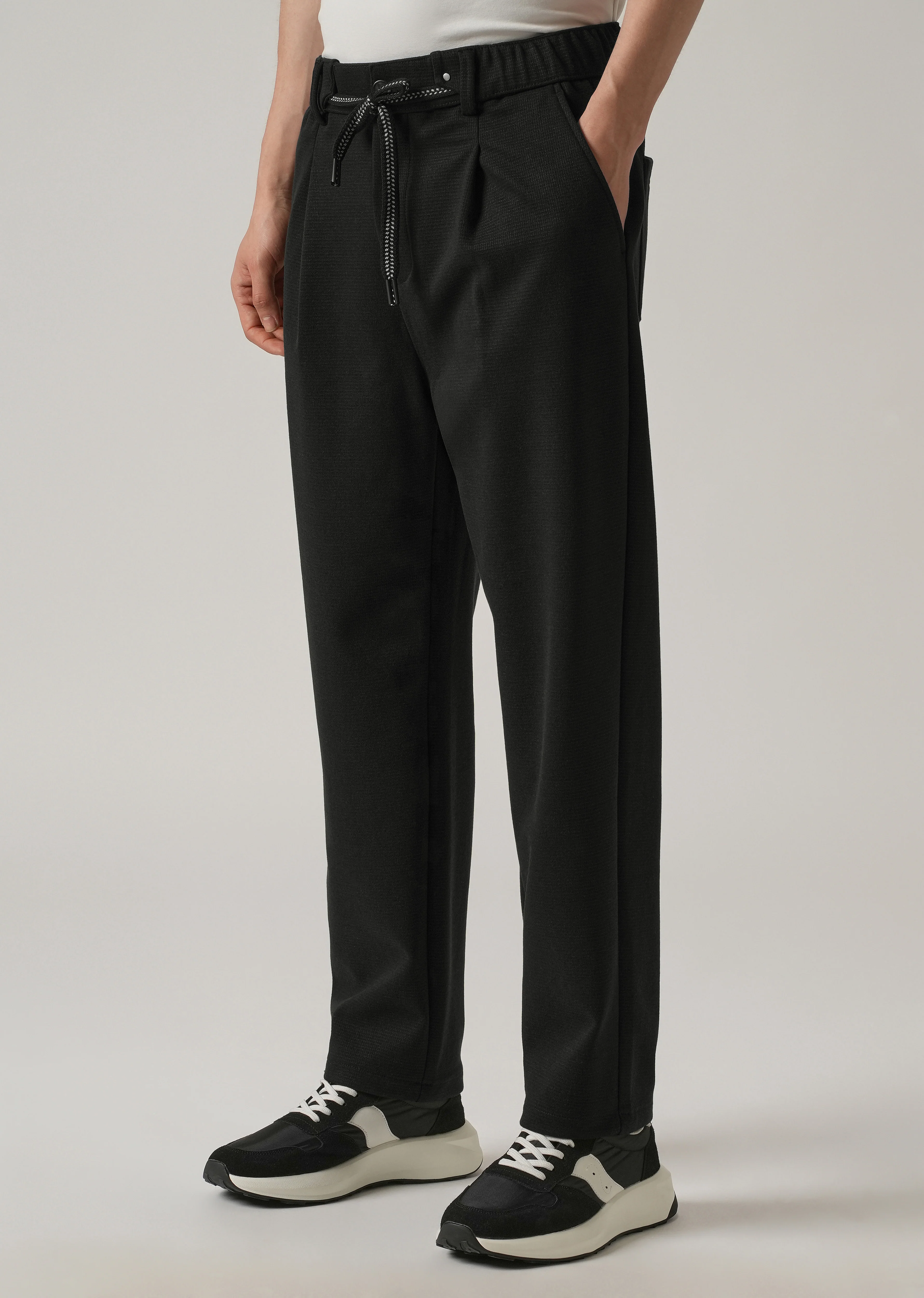 Black Textured Pleated Drawstring Pant - Image 4