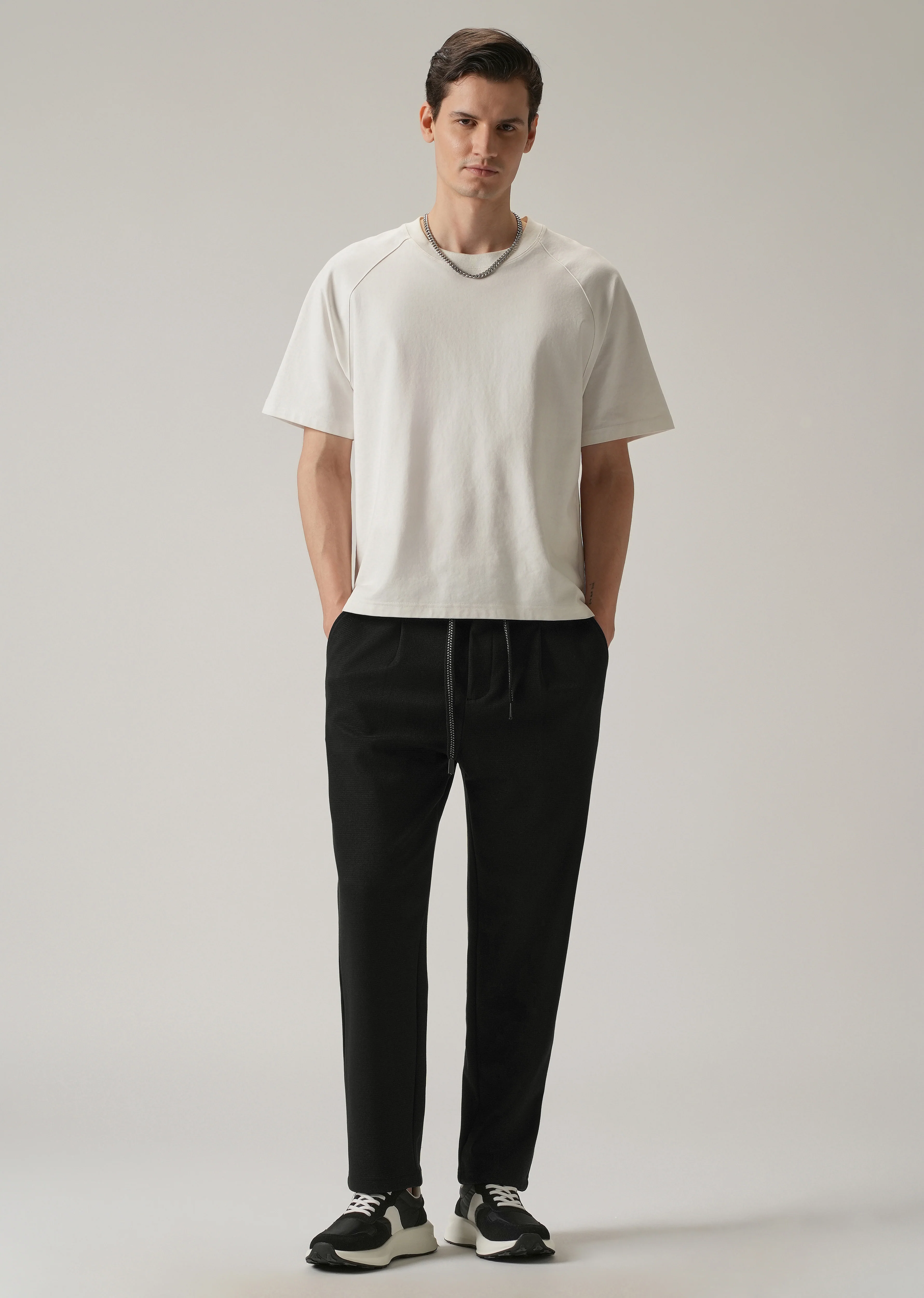 Black Textured Pleated Drawstring Pant - Image 6