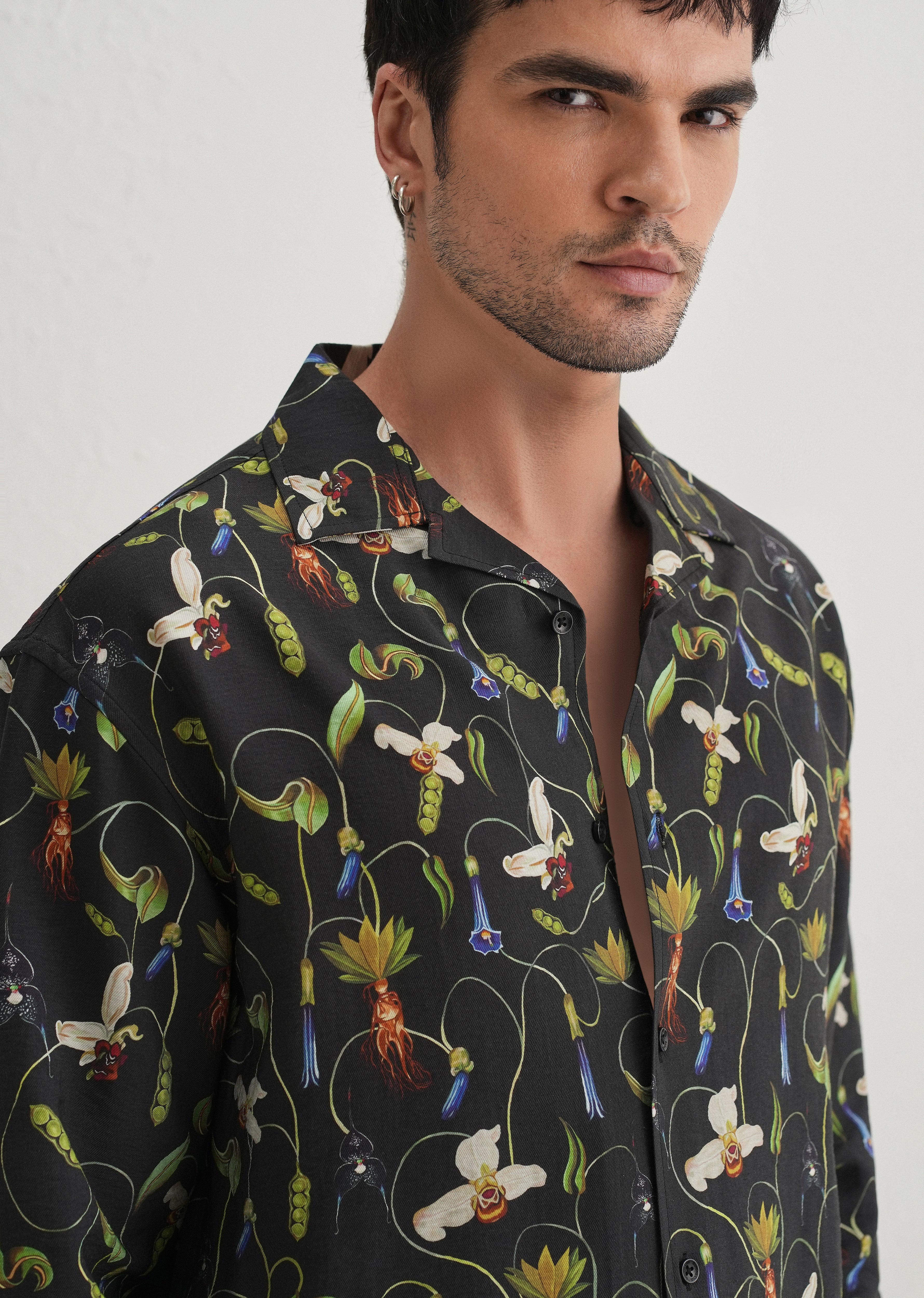 Black Vintage Orchid Printed Shirt - Image 5