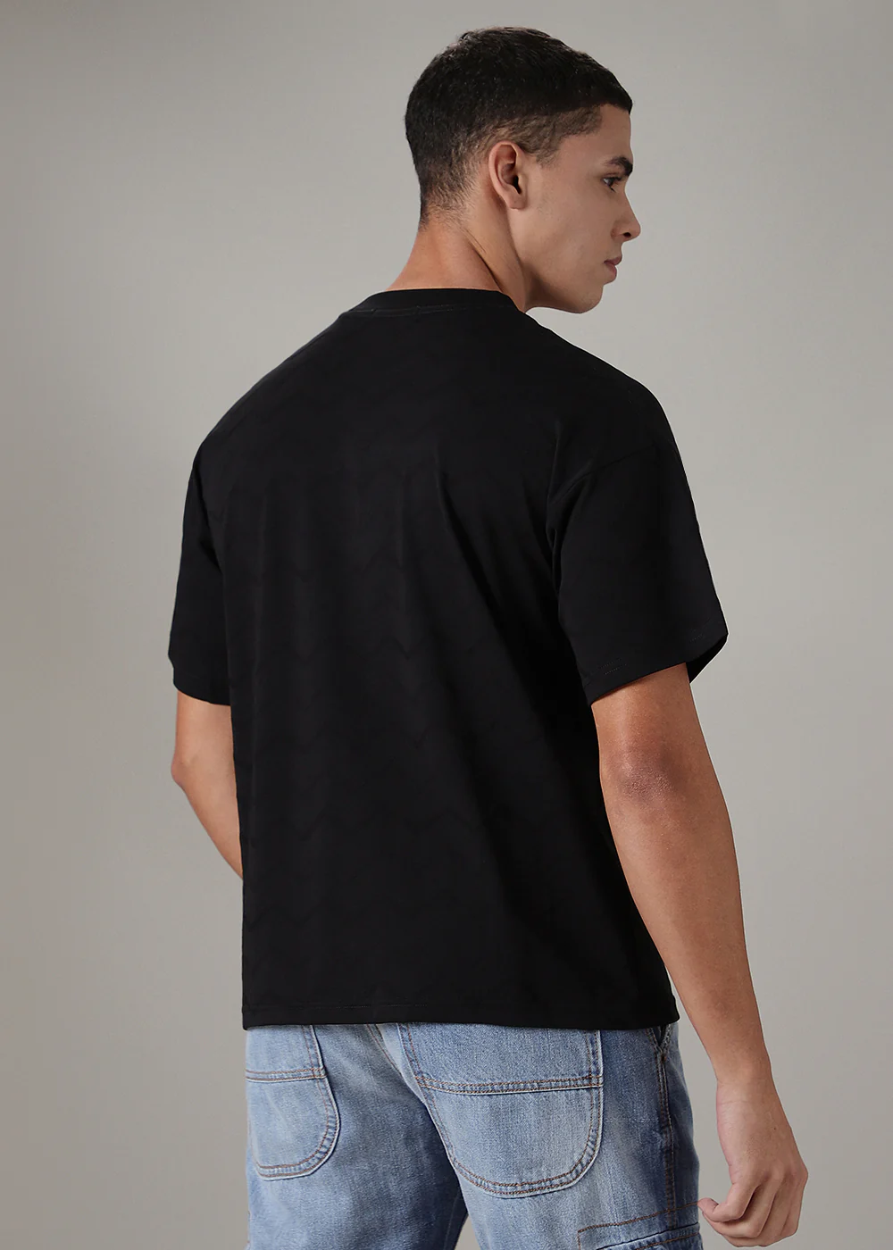 Black Zig Zag Textured T-shirt - Image 4