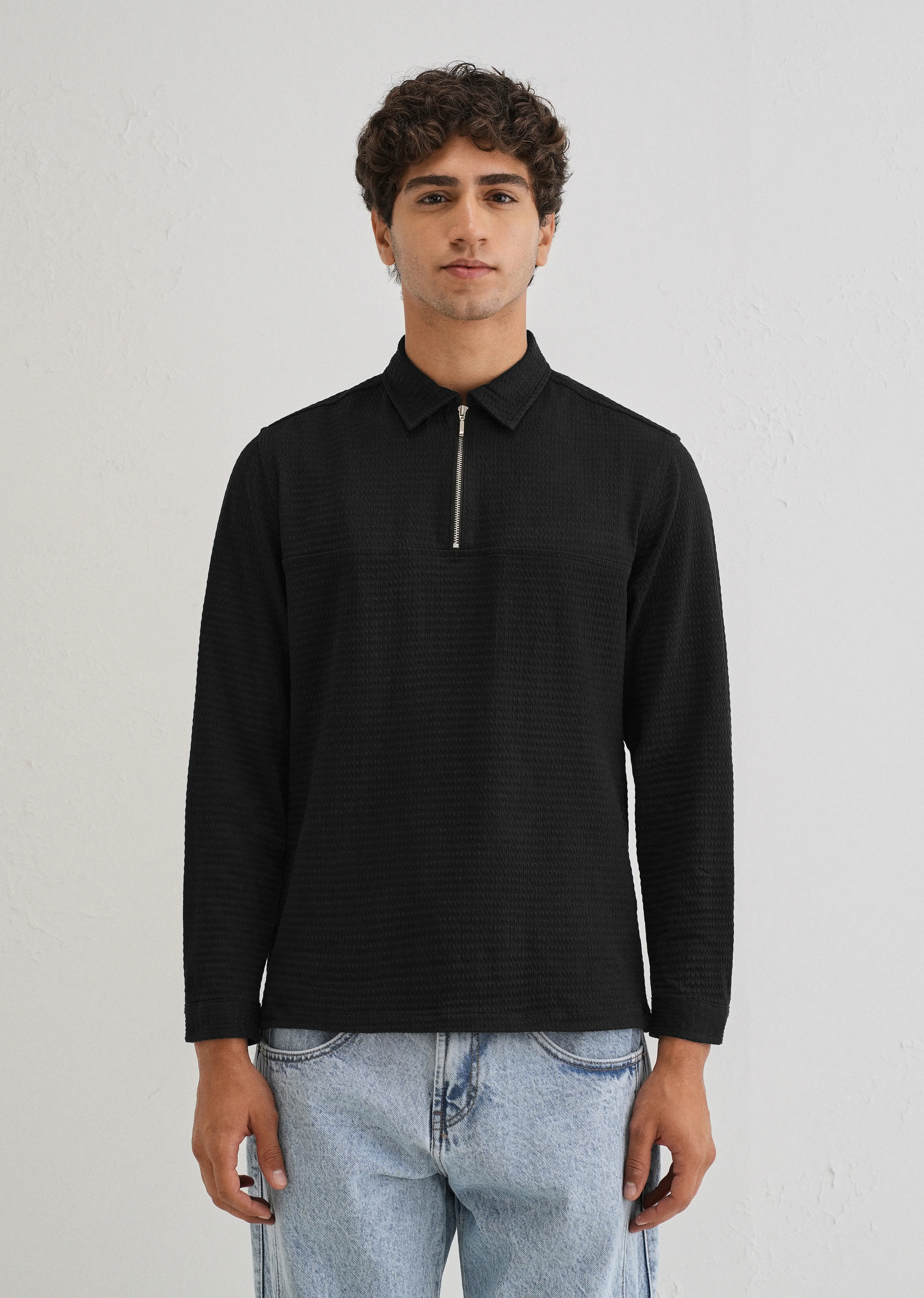Black Zipper Polo Knit T-shirt - Image 3