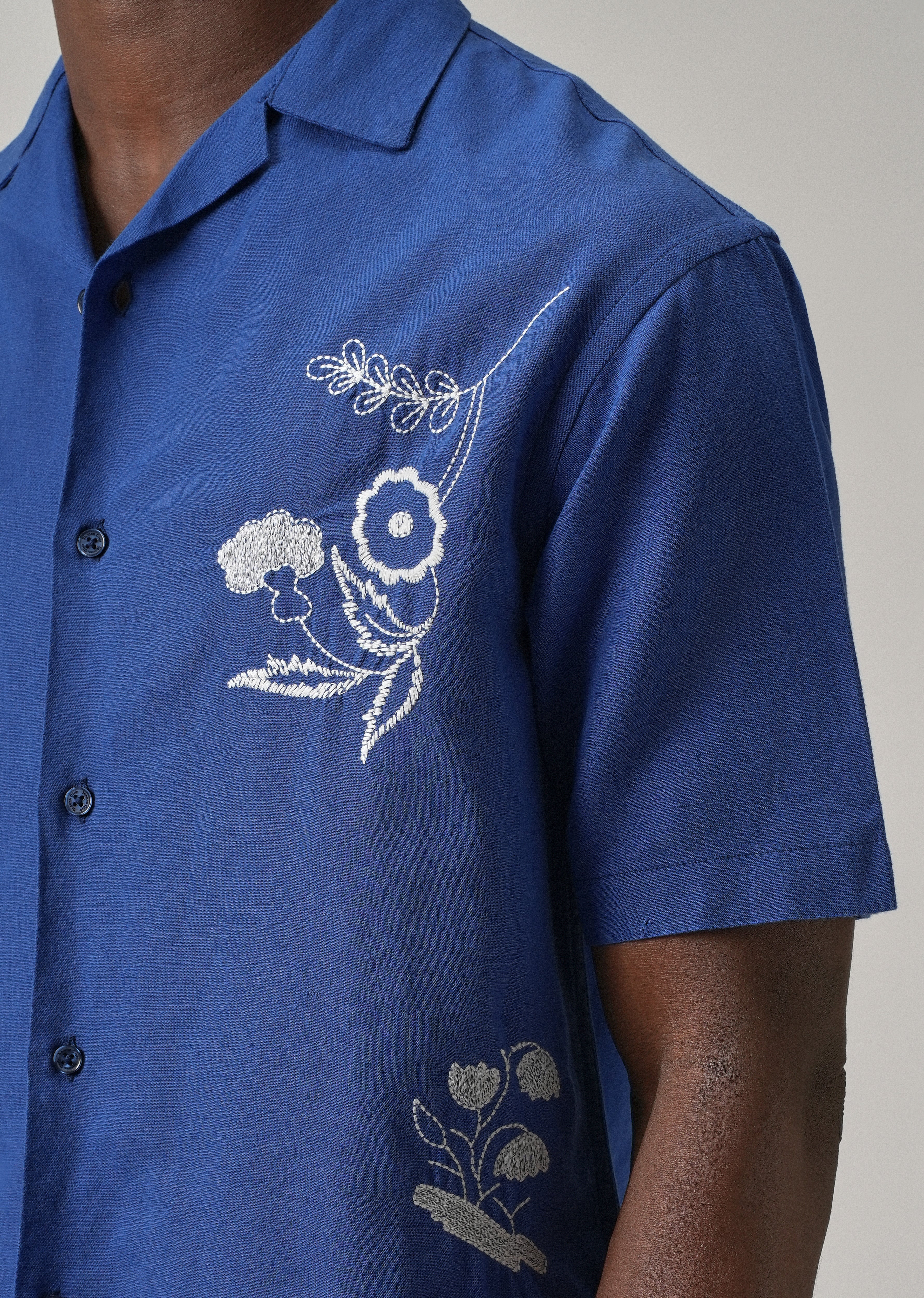 Blue Pattern Embroidery Linen Shirt - Image 6