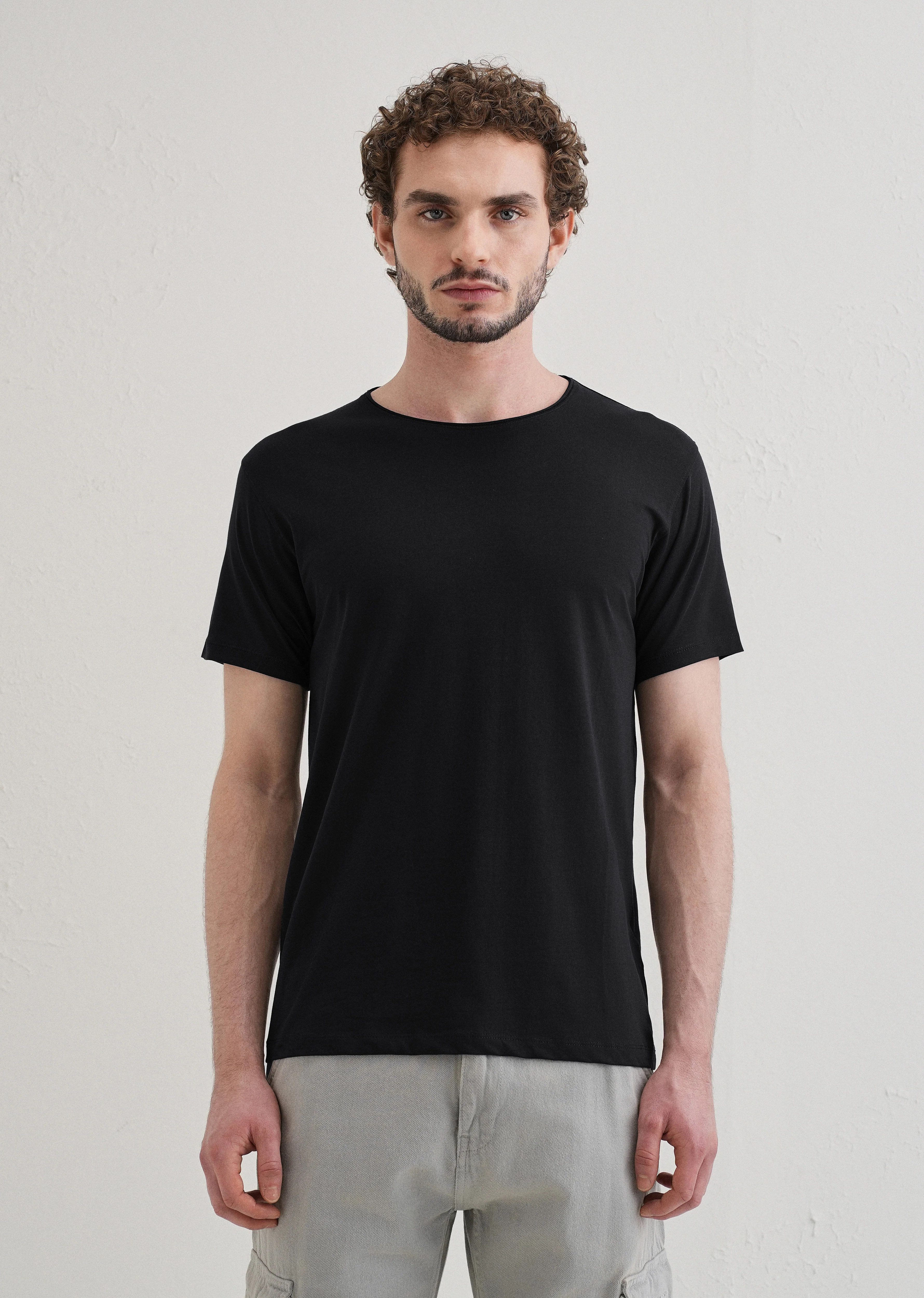 Blue Plain Round Neck T-shirt - Image 3