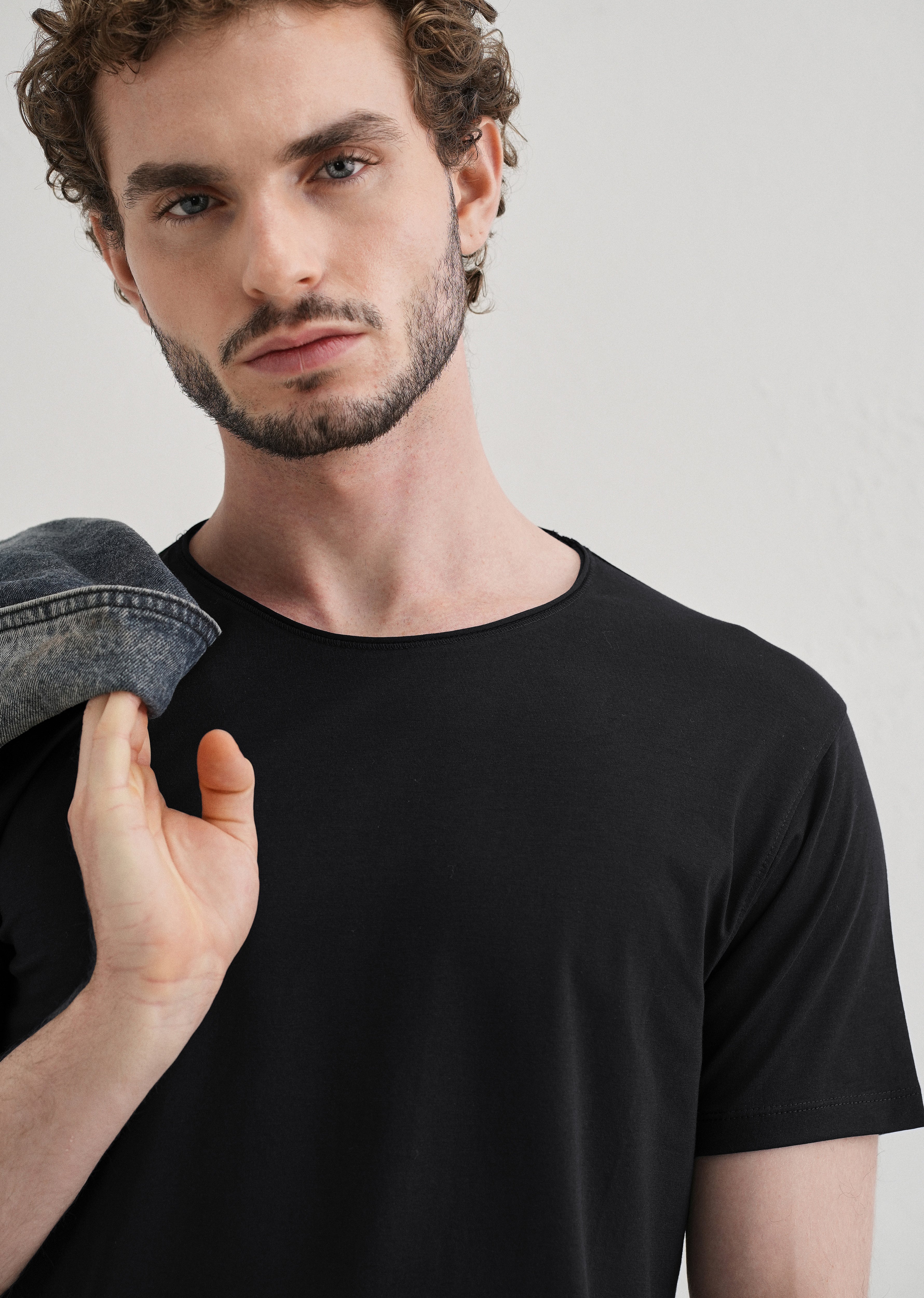 Blue Plain Round Neck T-shirt - Image 5