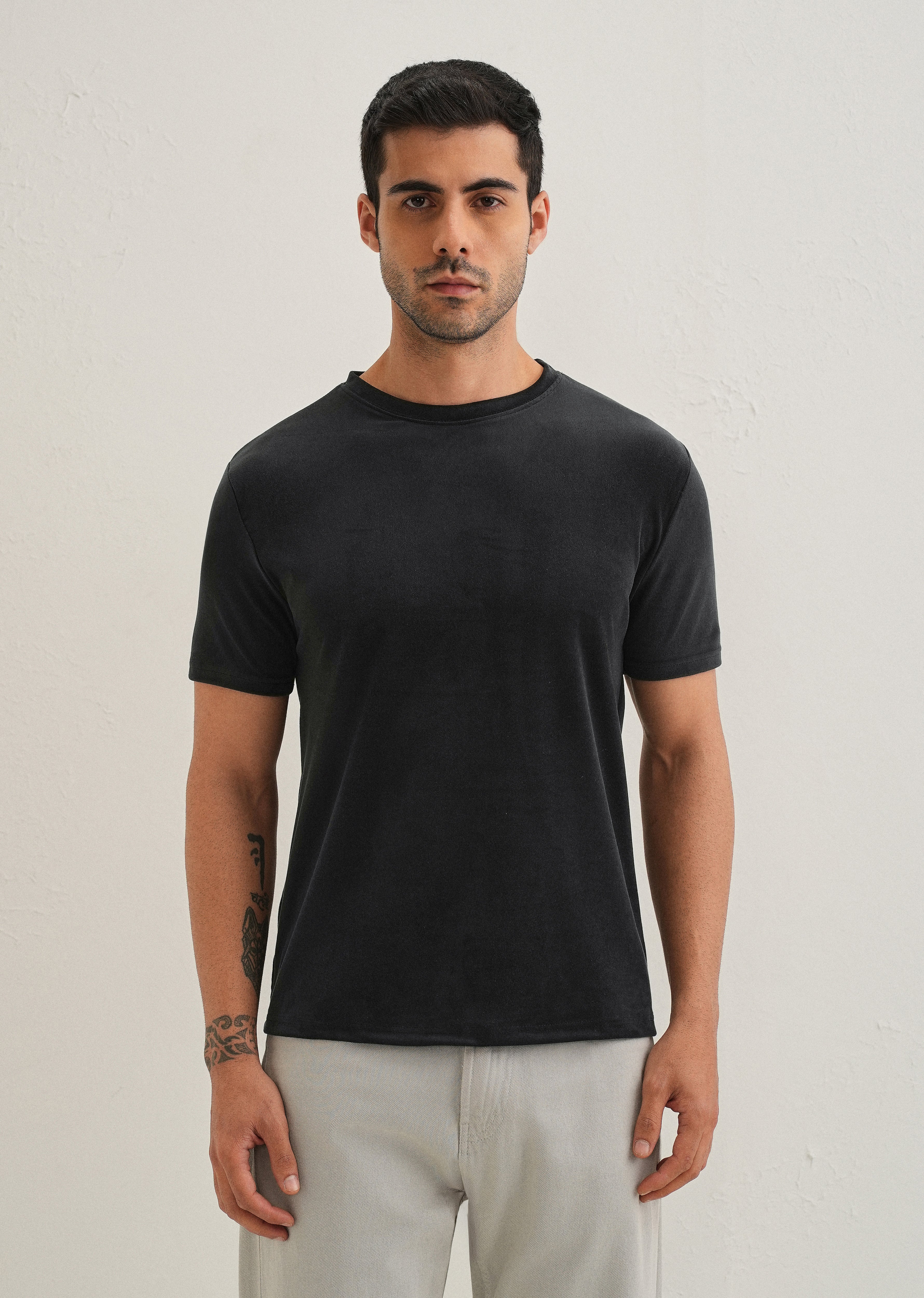 Bold Black Plain Suede T-shirt - Image 3