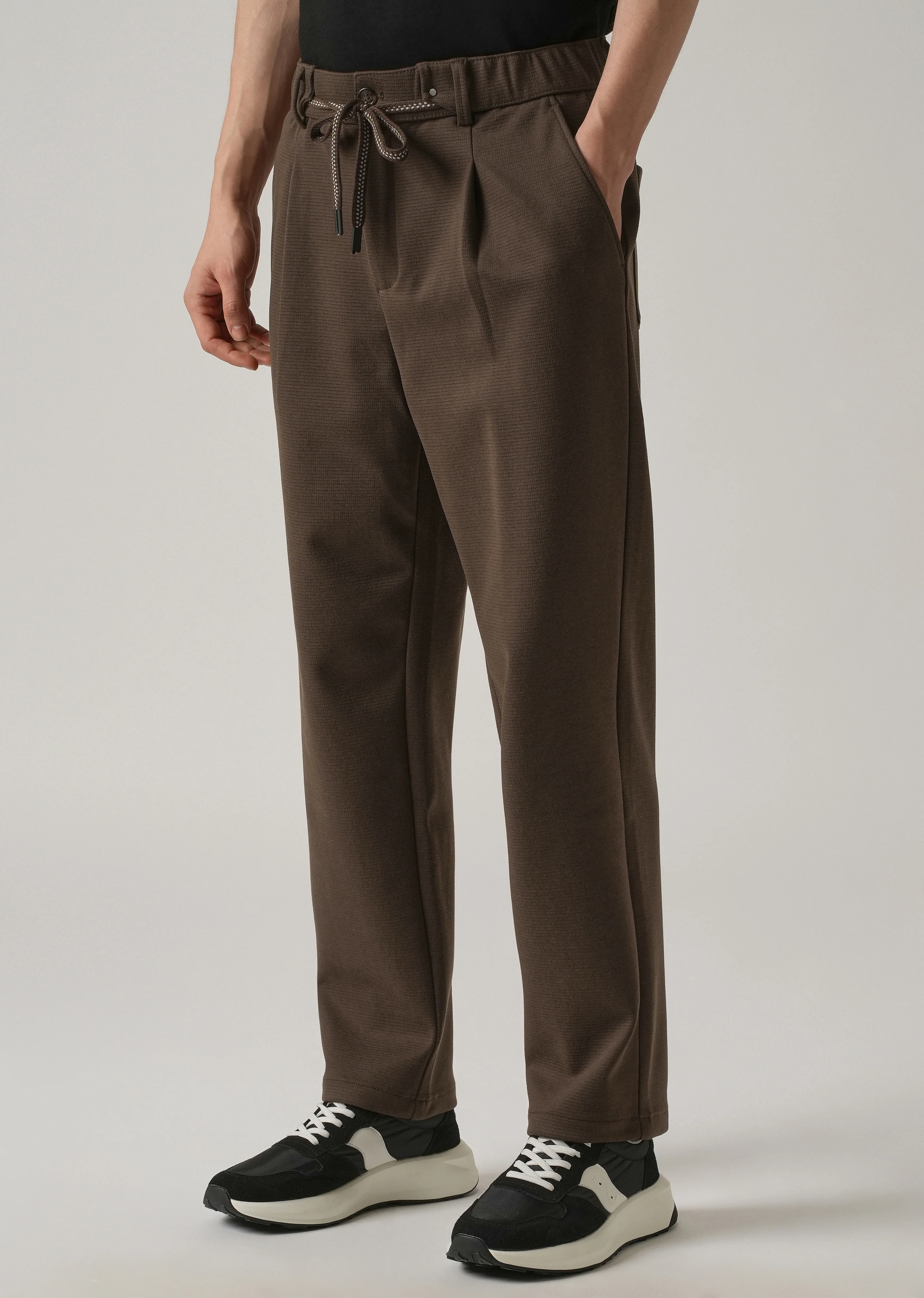 Brown Textured Pleated Drawstring Pant - Image 4