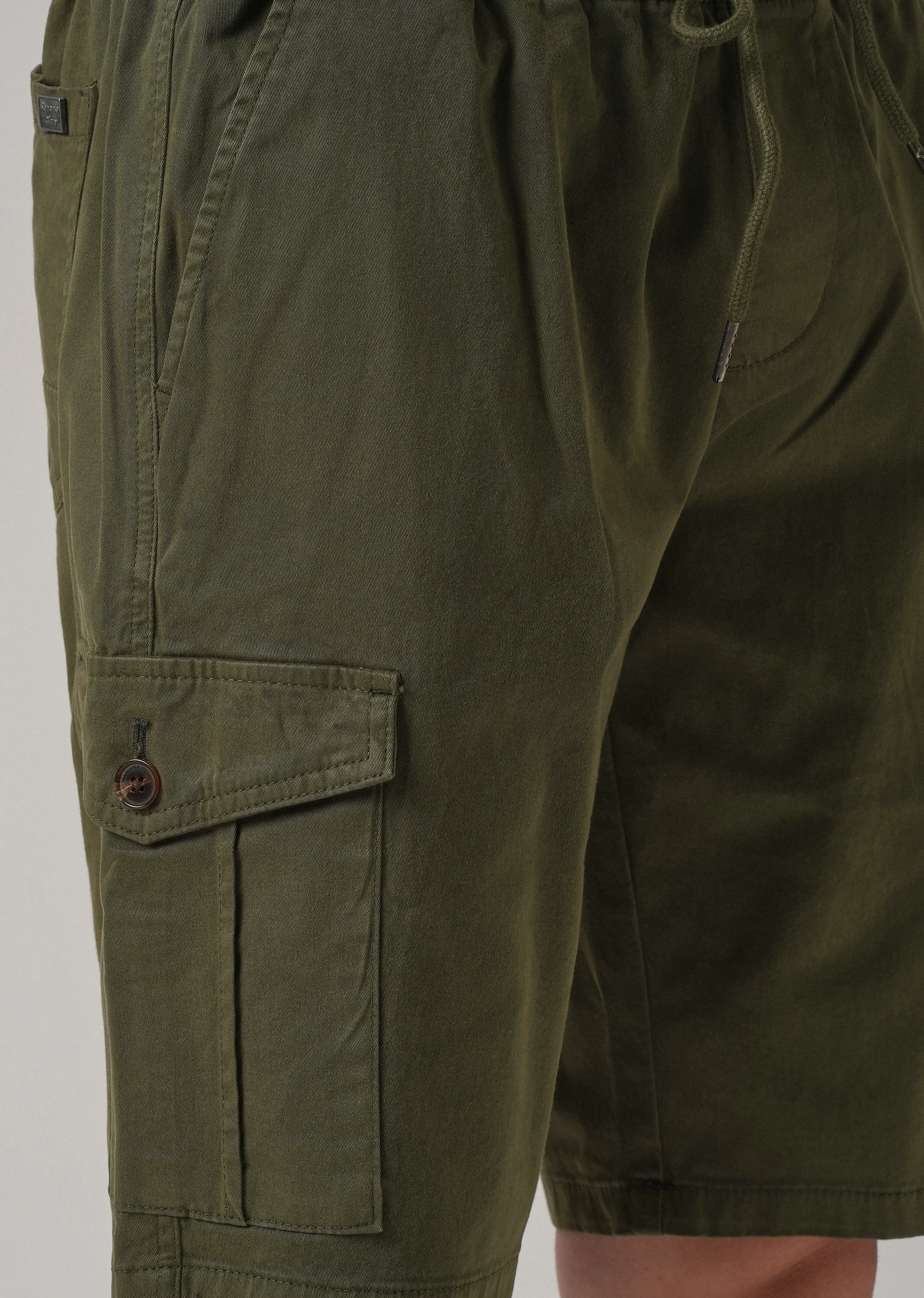 Castleton Green Cotton Cargo Shorts - Image 5