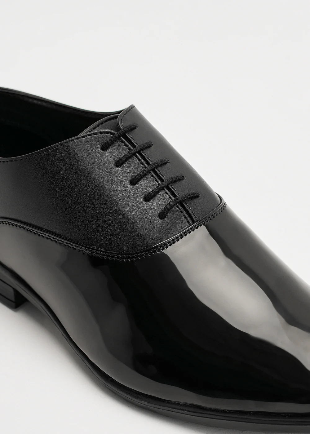 Classic Black Gloss Oxford Shoes - Image 3