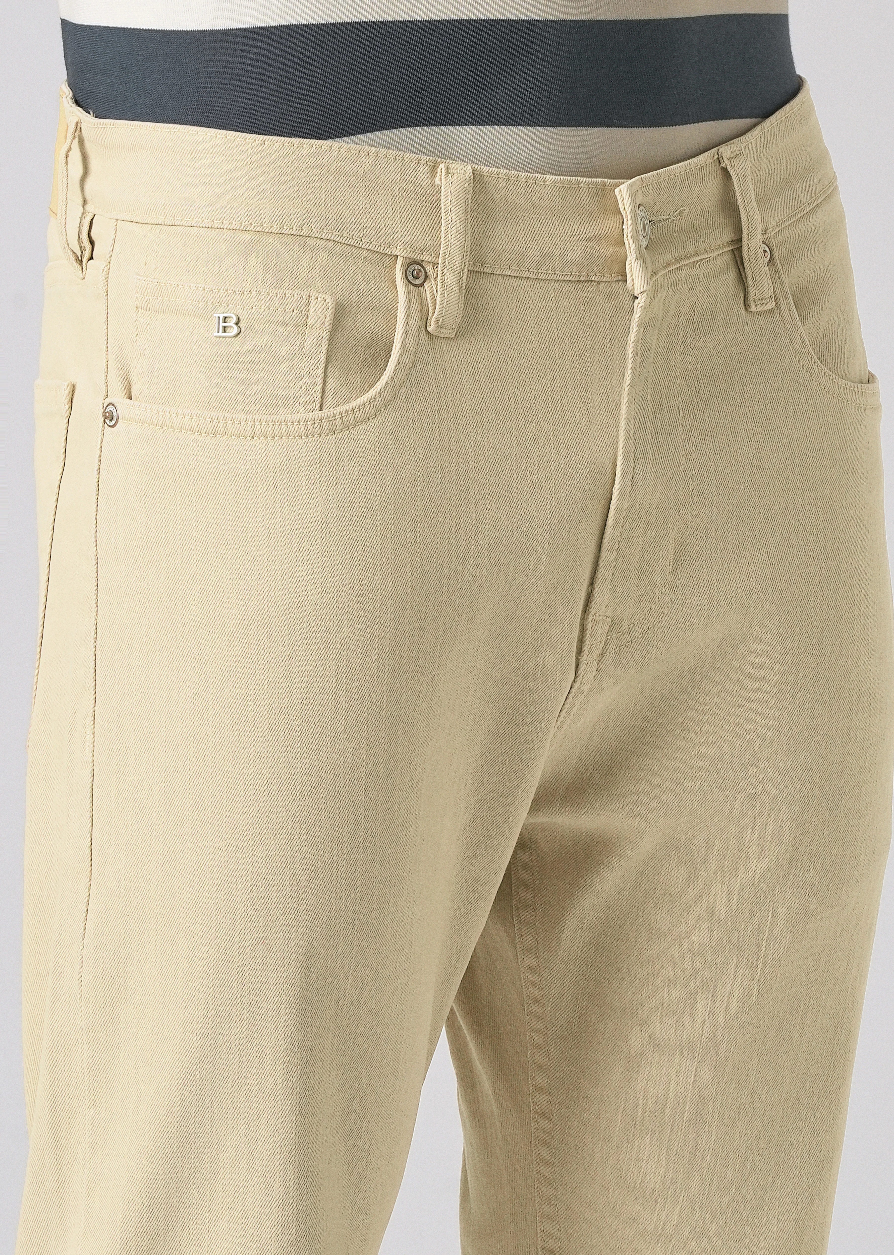 Cream Carrot Fit Denim - Image 5