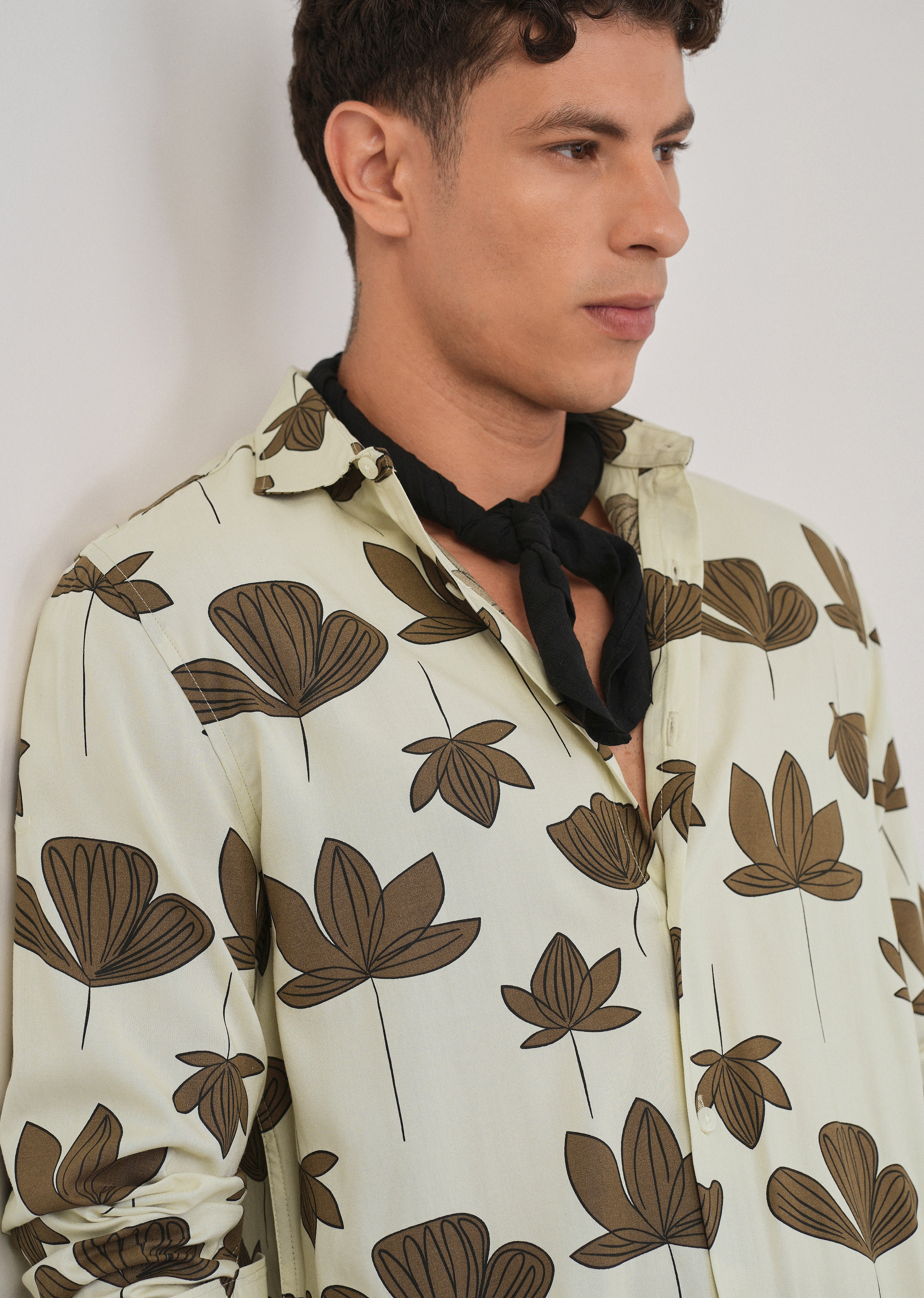 Cream Stylized Floral Print Shirt - Image 5