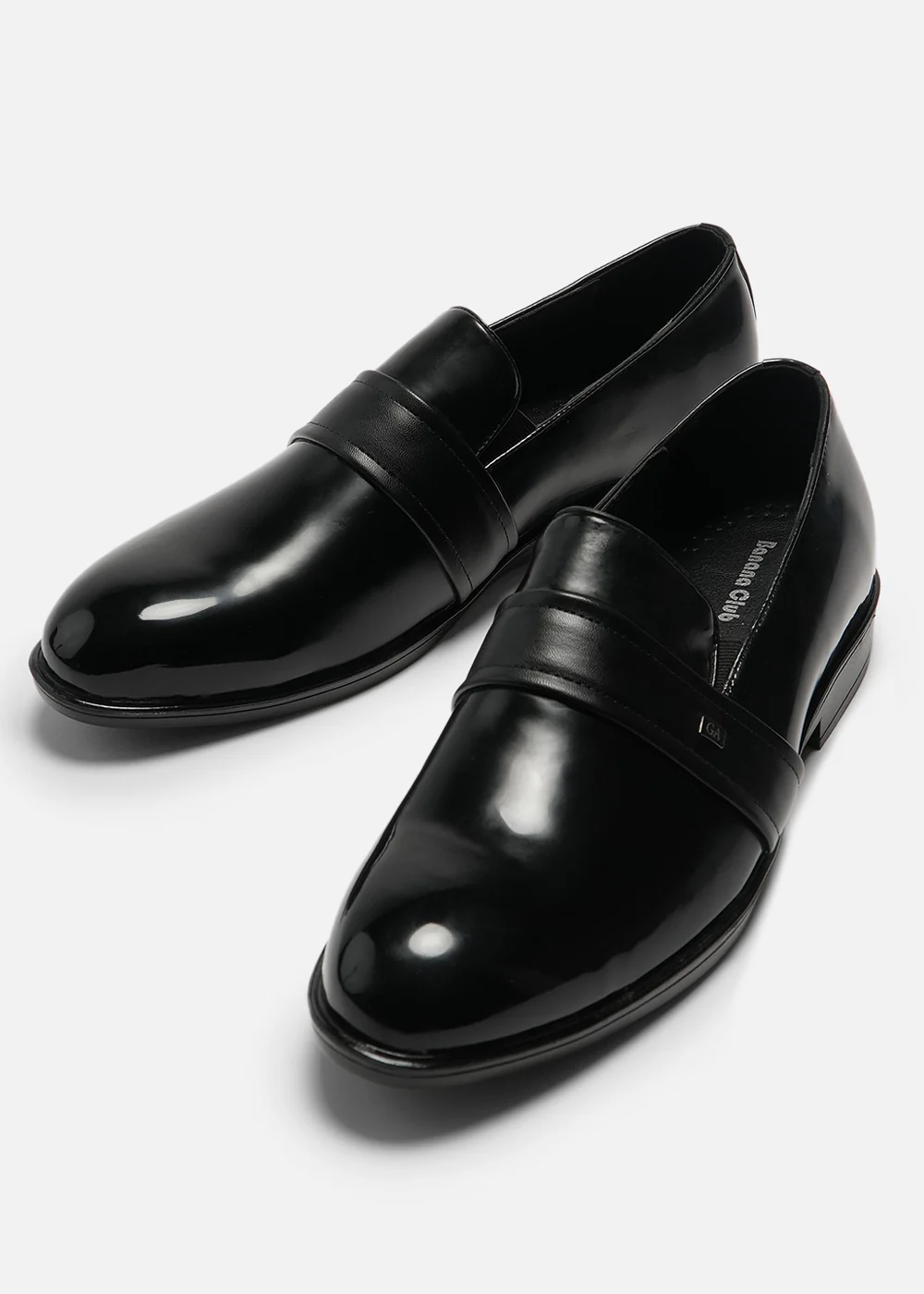 Cut Pattern Black Loafer - Image 4