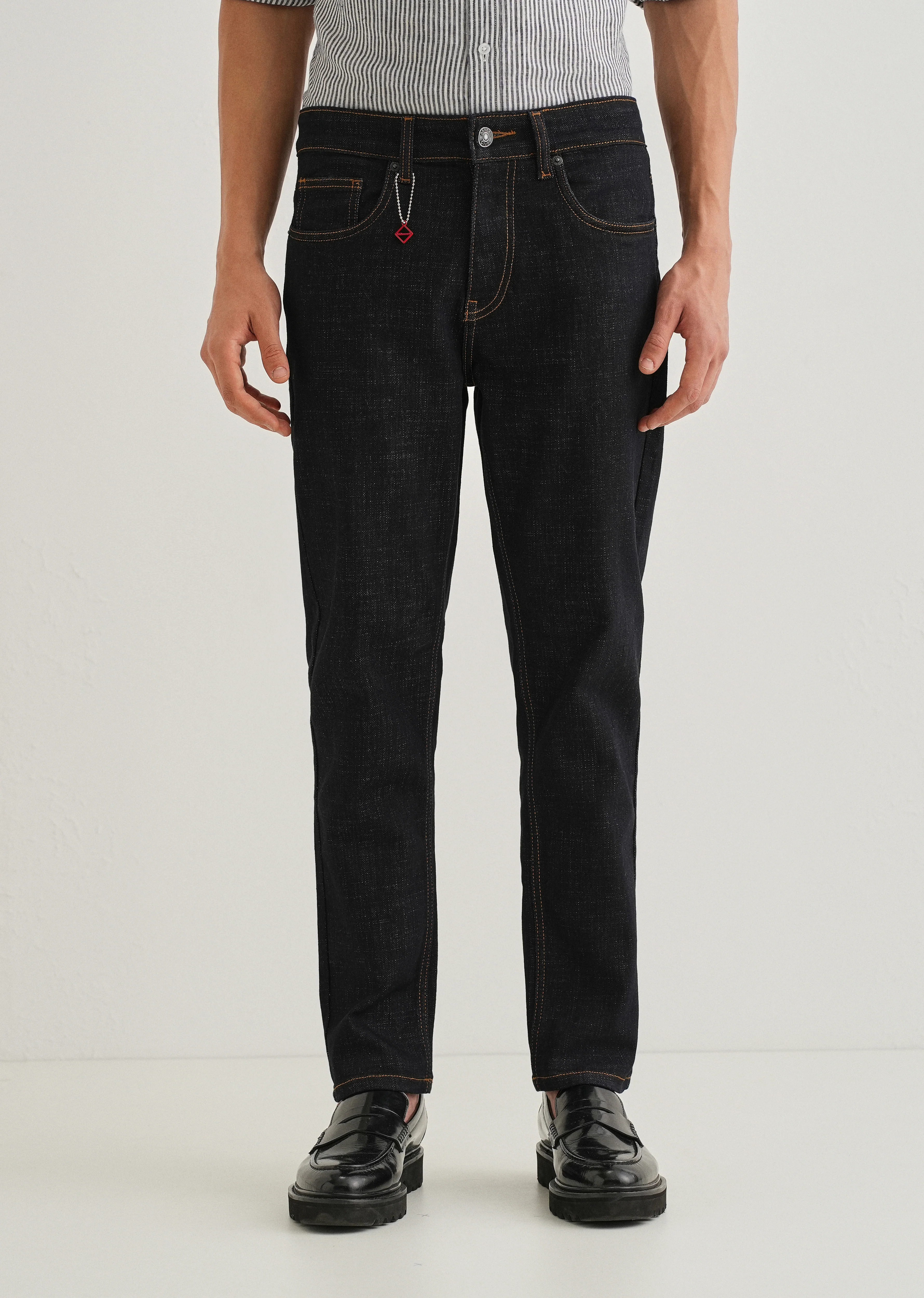 Dark Blue Carrot Fit Jeans - Image 3