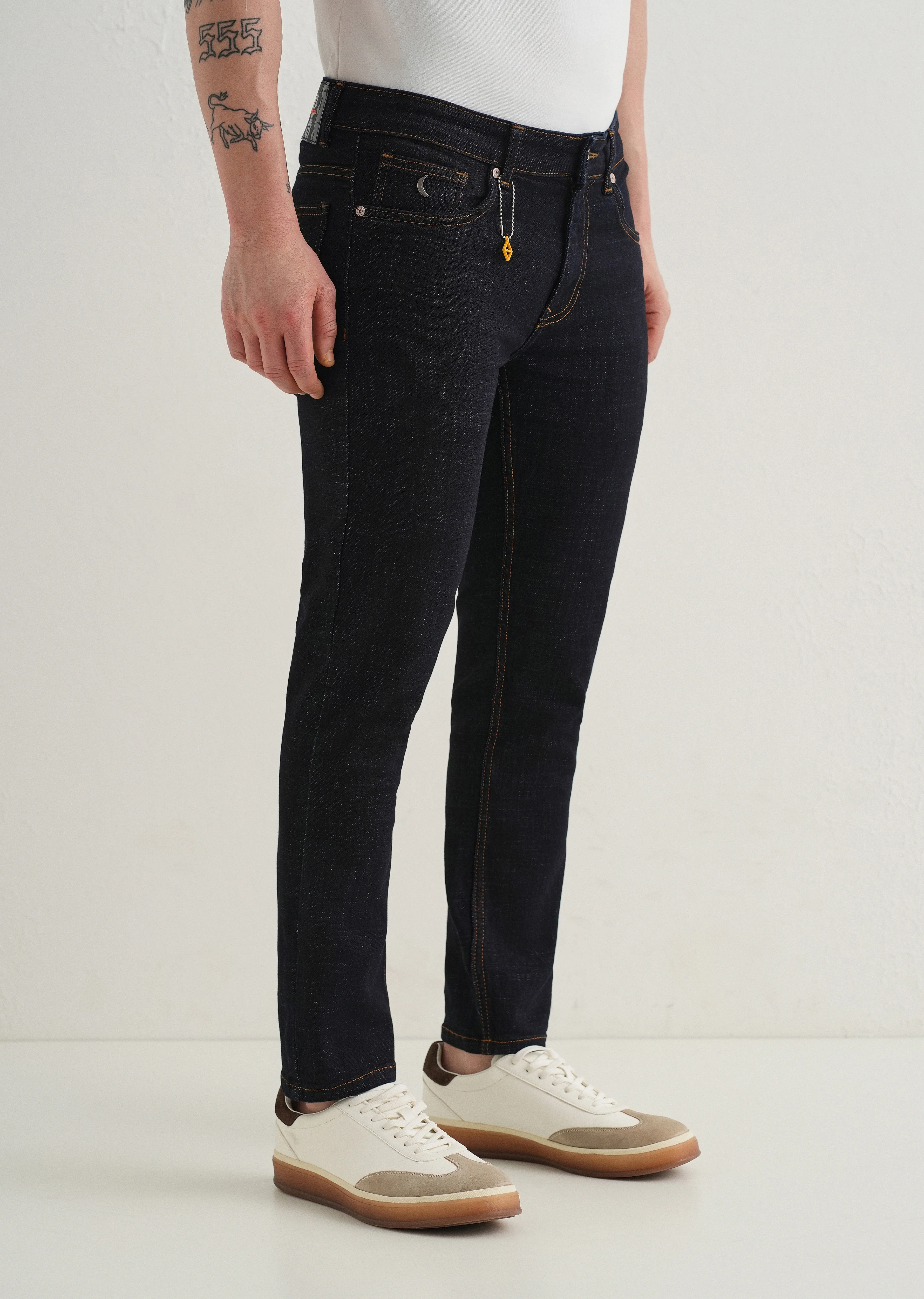 Dark Blue Mid Rise Carrot Fit Jeans - Image 4