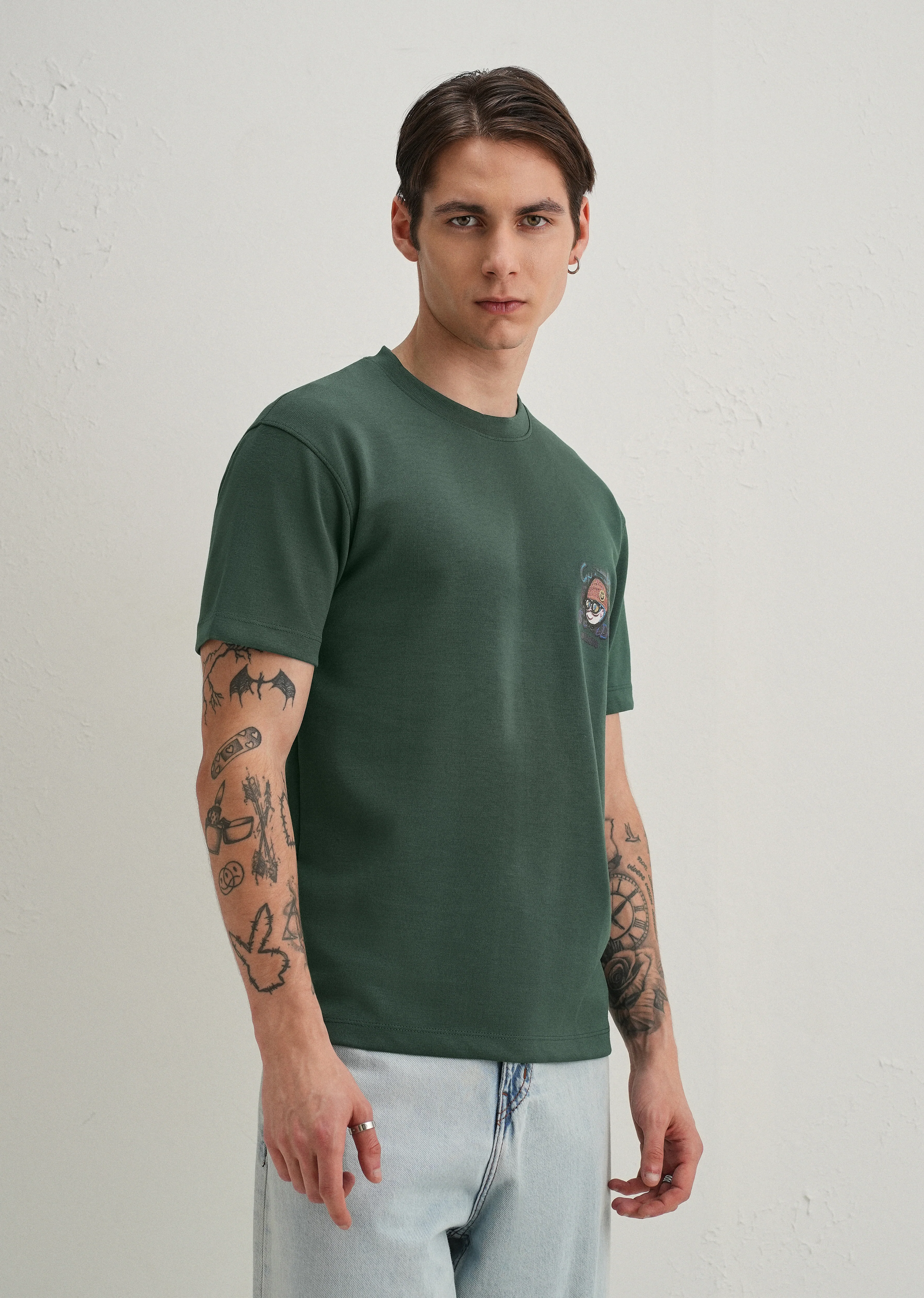 Dark Green Textured Back Print T-Shirt - Image 5