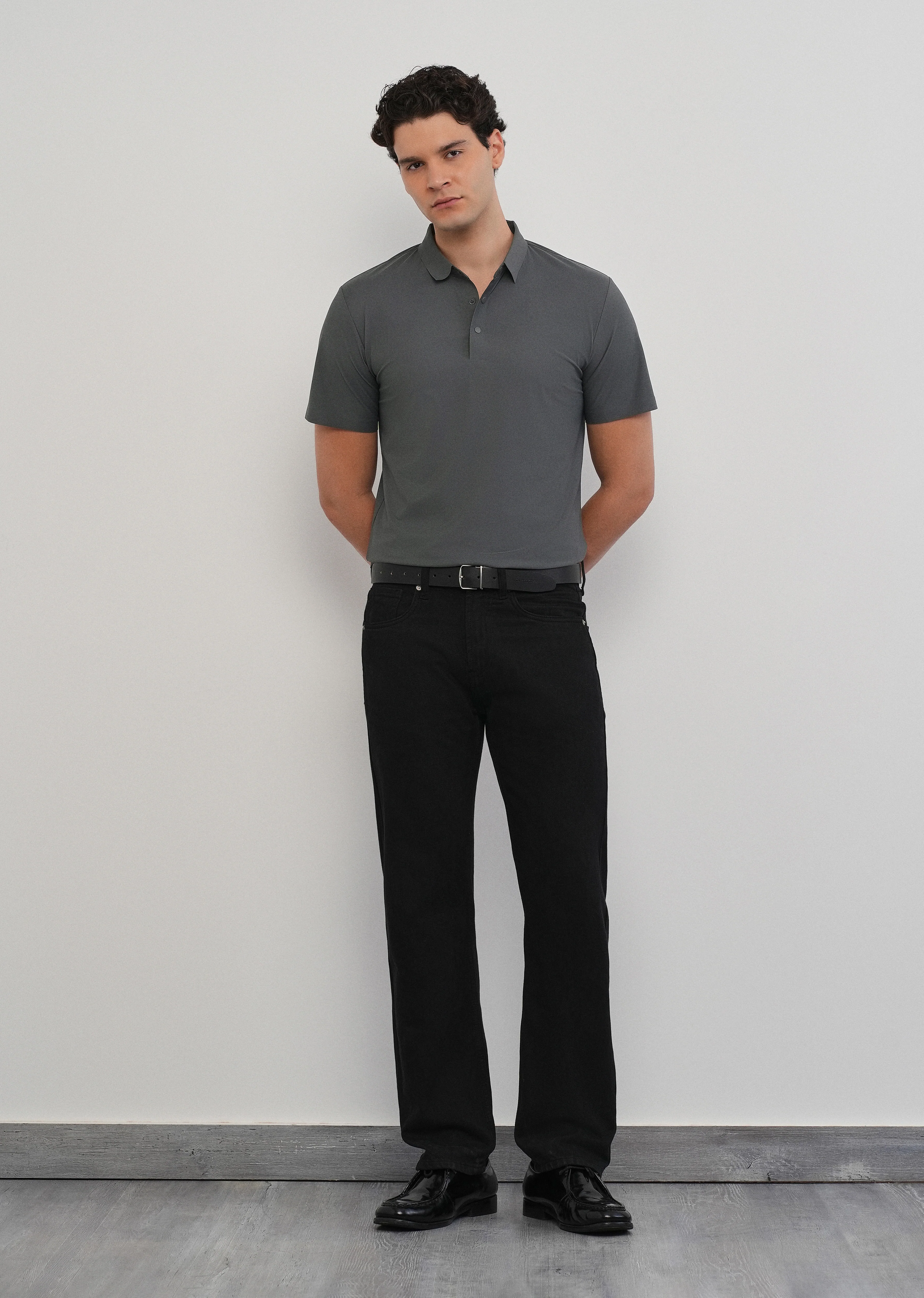 Dark Grey Stitchless Polo Collar T-Shirt - Image 6
